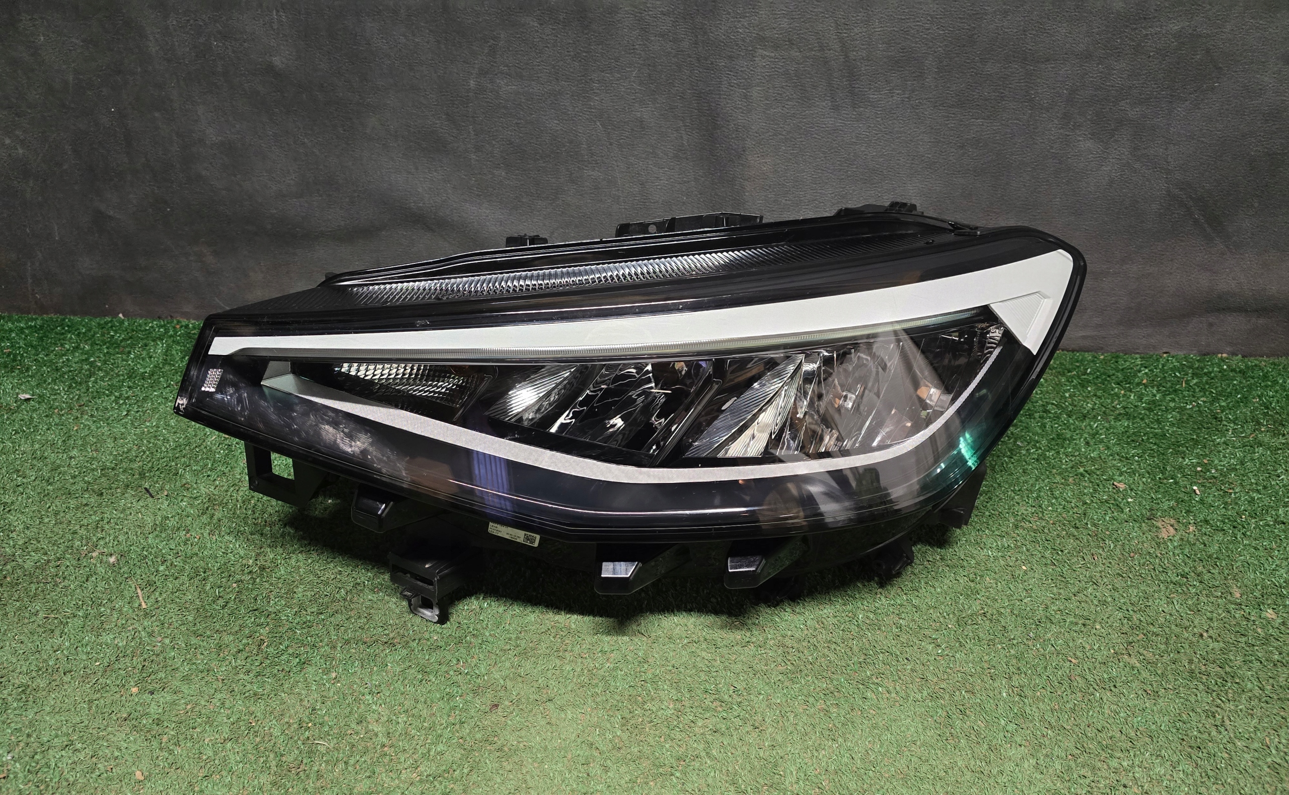 фара левая vw ID4 full led 11B941005B
