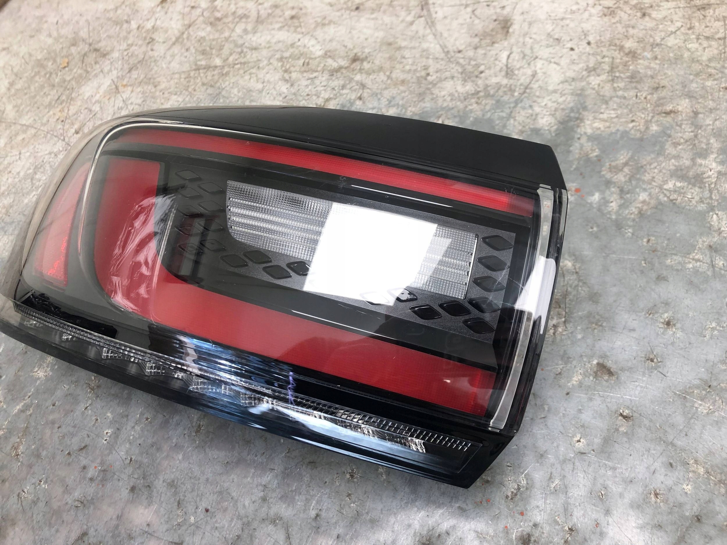 light left rear part VW ID4 ID.4 11A945095