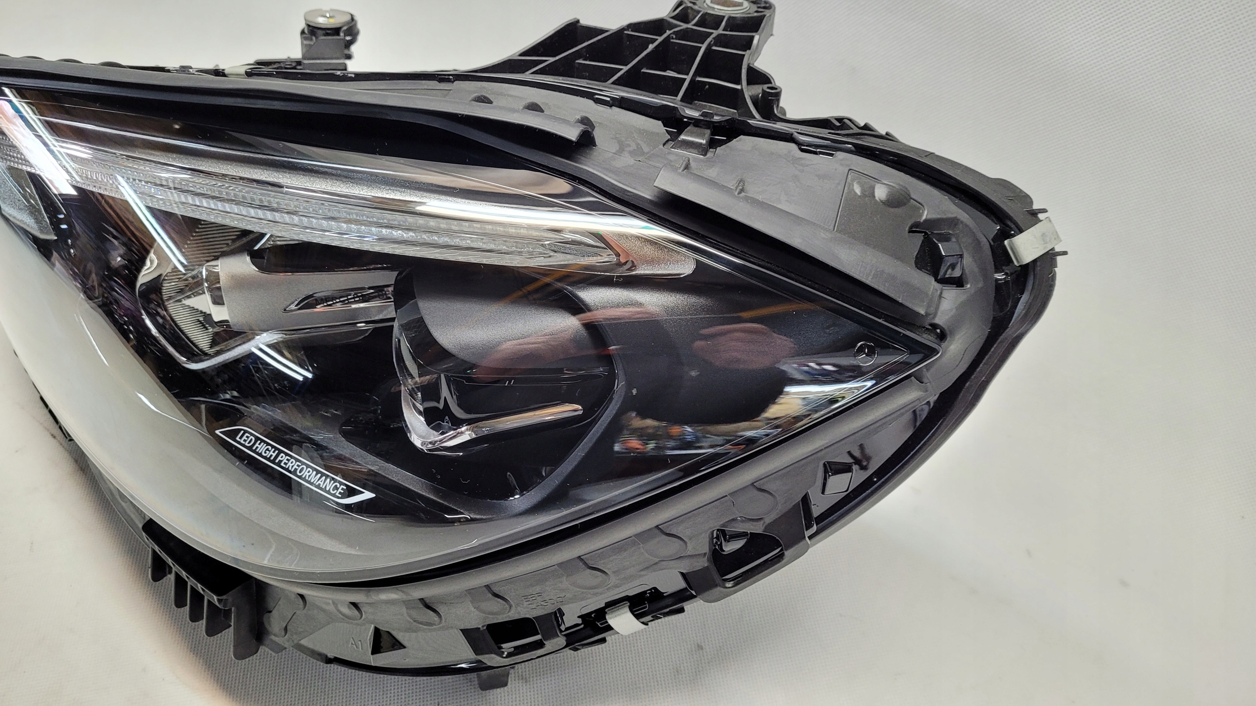 MERCEDES C-KLASA W206 LAMPA PRZÓD LEWA FULL LED H Numer katalogowy części A2069061103