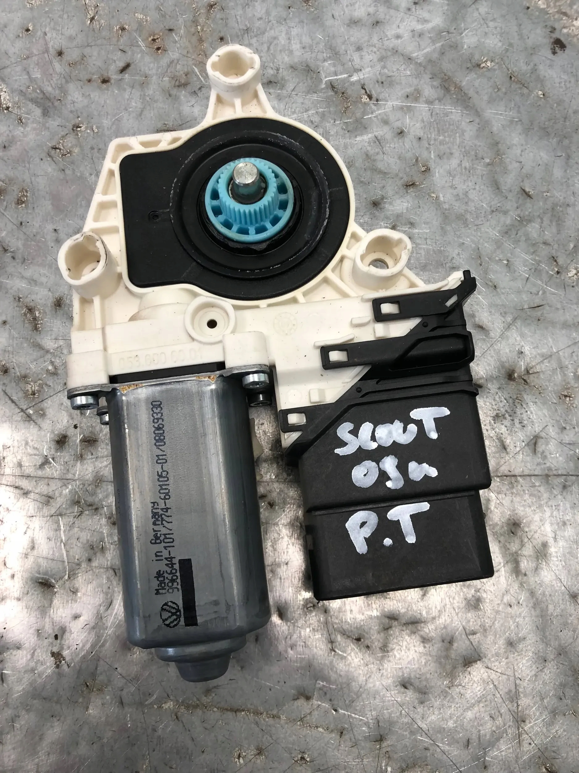 mini motor windows right rear part SKODA OCTAVIA II SCOUT 5K0959704A