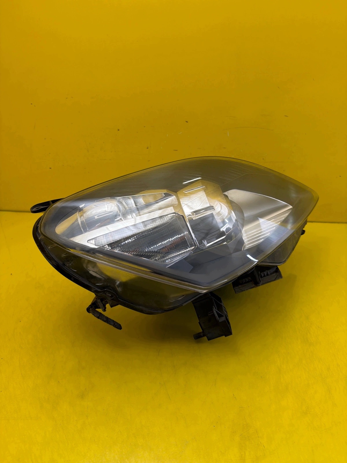 light right front Opel Zafira B 2 II Bi-Xenon