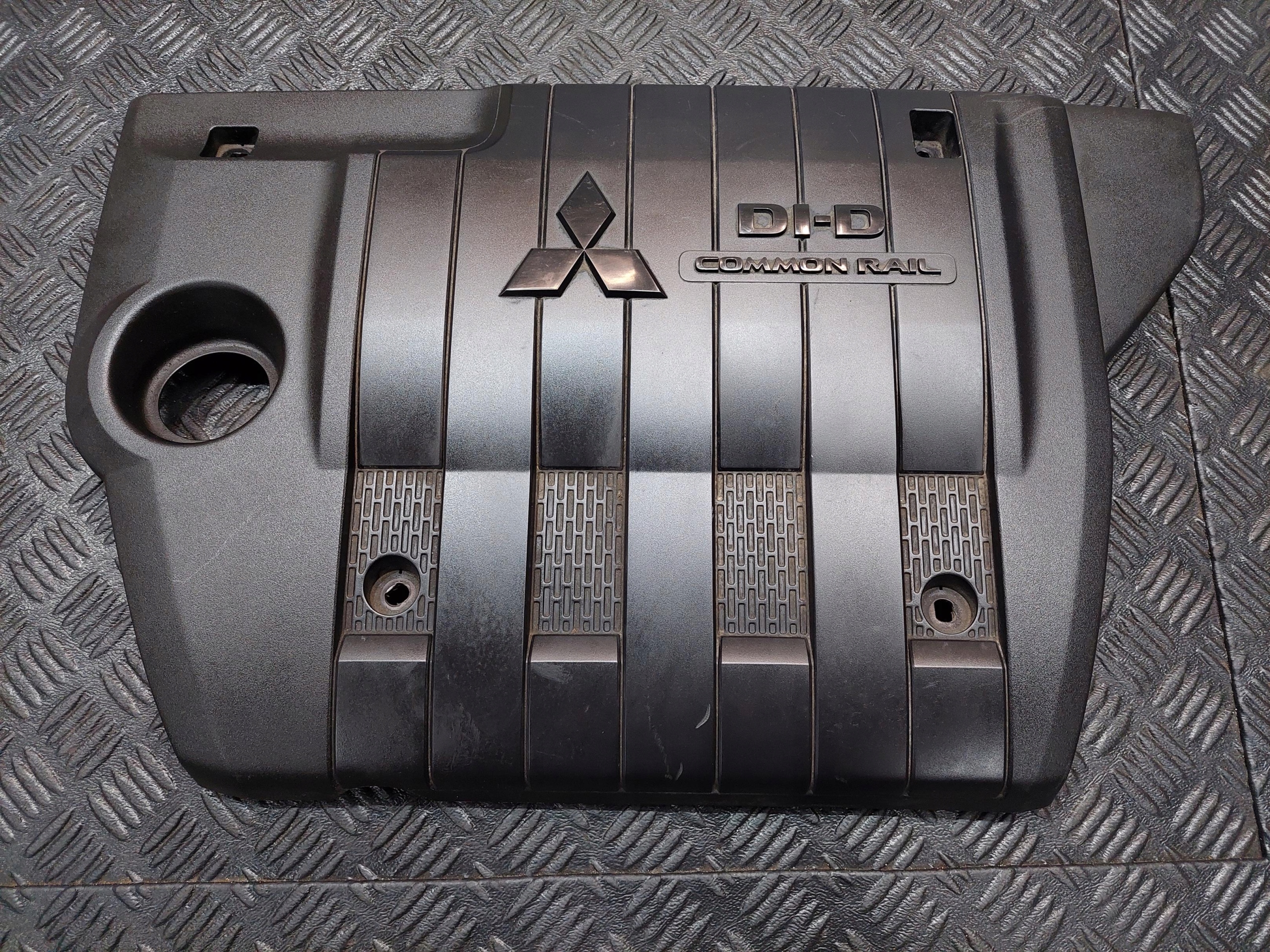 КРЫШКА ДВИГАТЕЛЯ OUTLANDER III 2.2 D