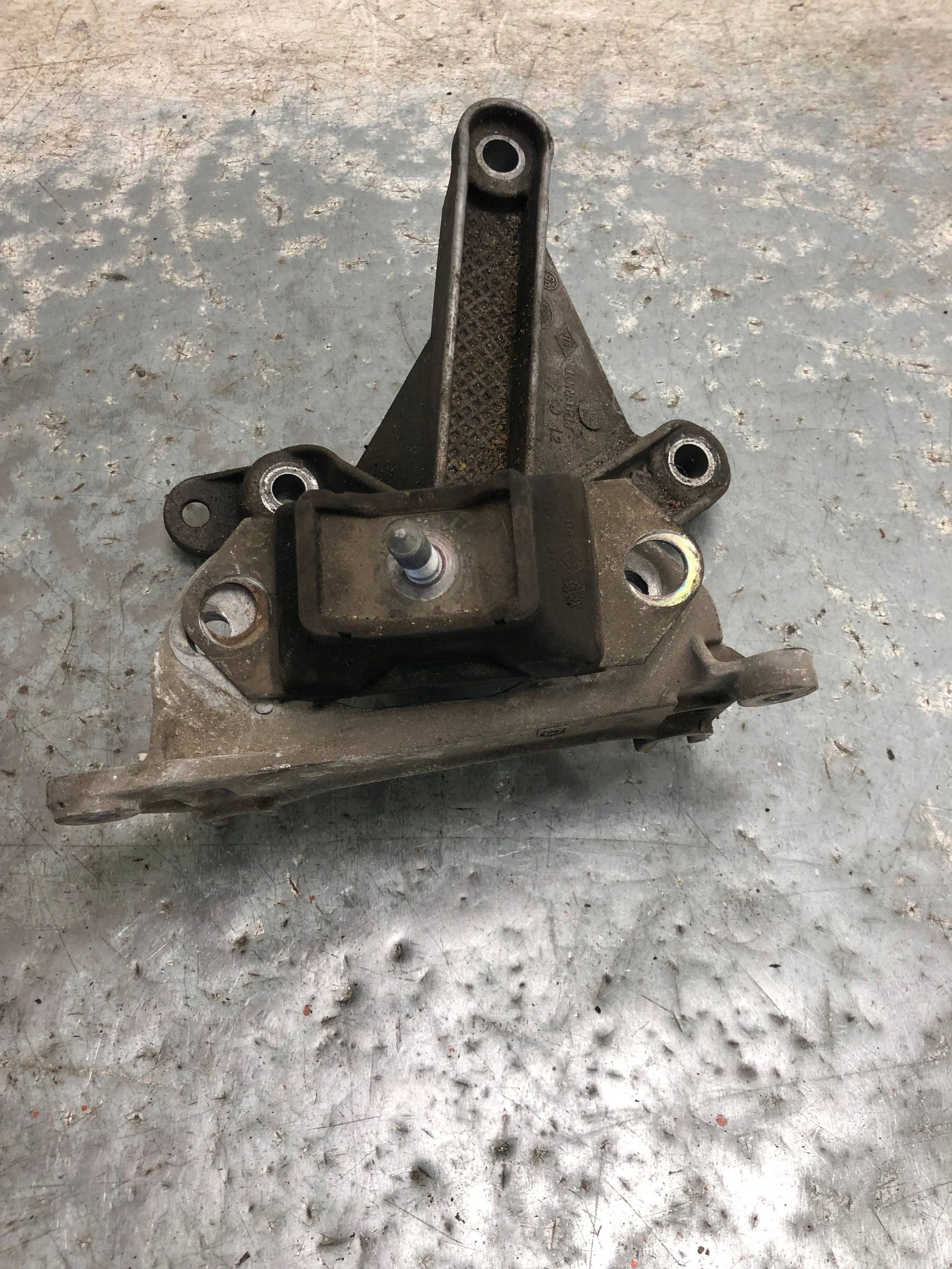 supporto Supporti motore usato DACIA LOGAN e 8200043084
