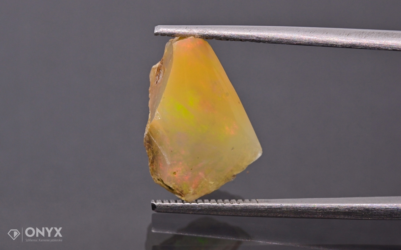 Opal z Etiopie hrudka 14x9,5 mm