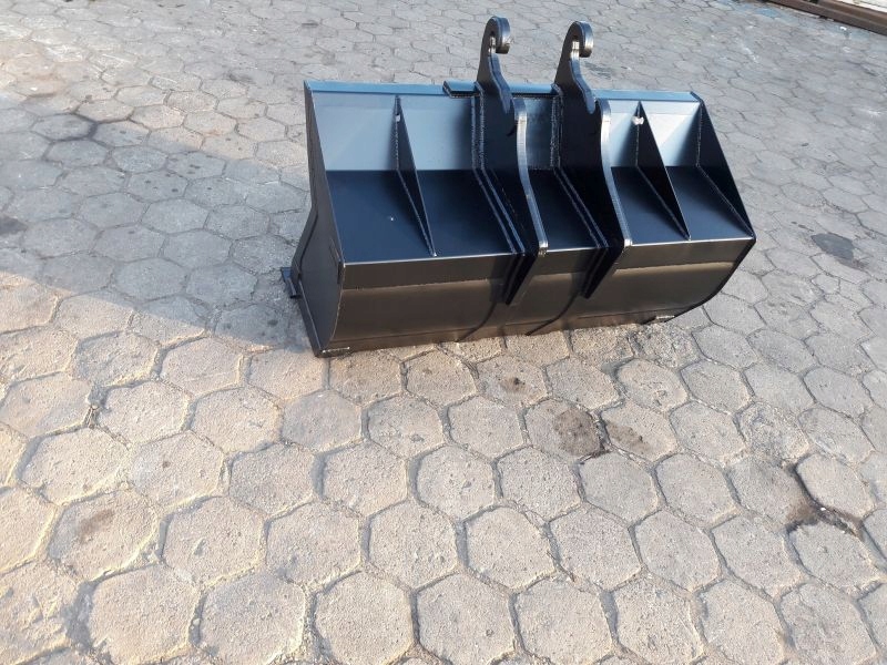 MECALAC 15 MWR ŁYŻKA L-2100 KOPARKO- ŁADOWARKA Typ maszyny Koparko-ładowarka Ładowarka