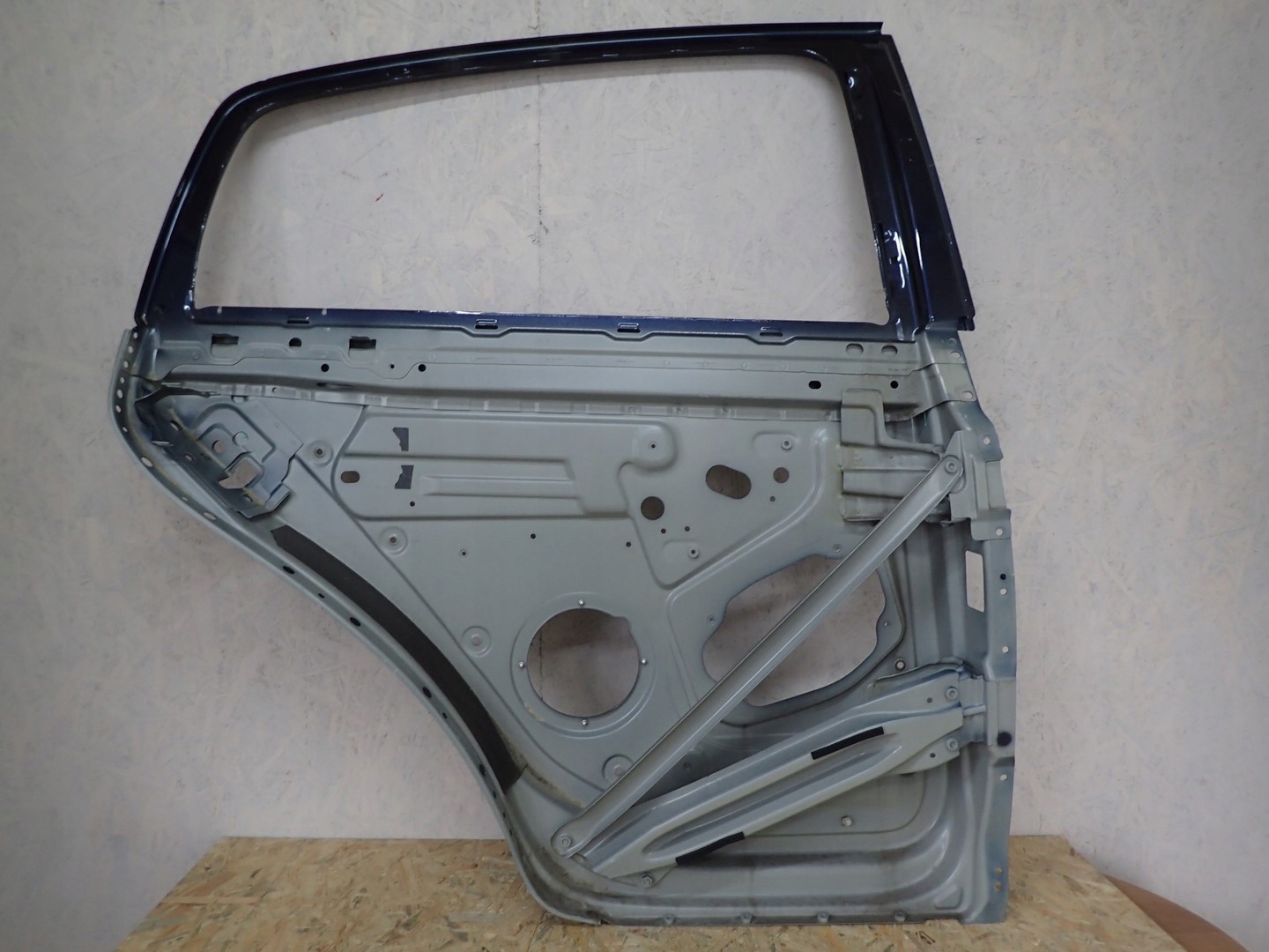 frame door right rear. rear part VW GOLF V plus 5M