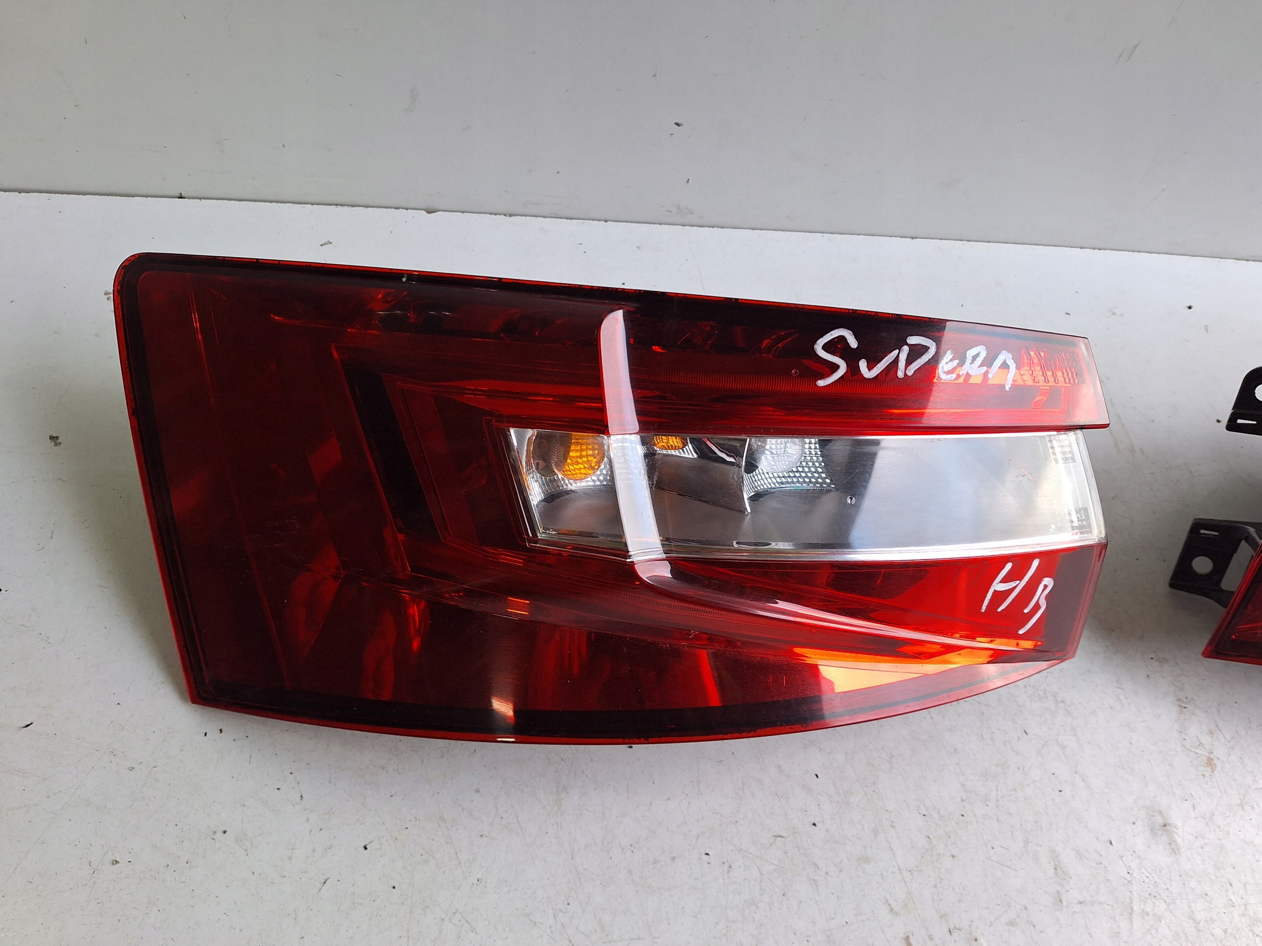 SKODA SUPERB III HB 15-18 light rear part left