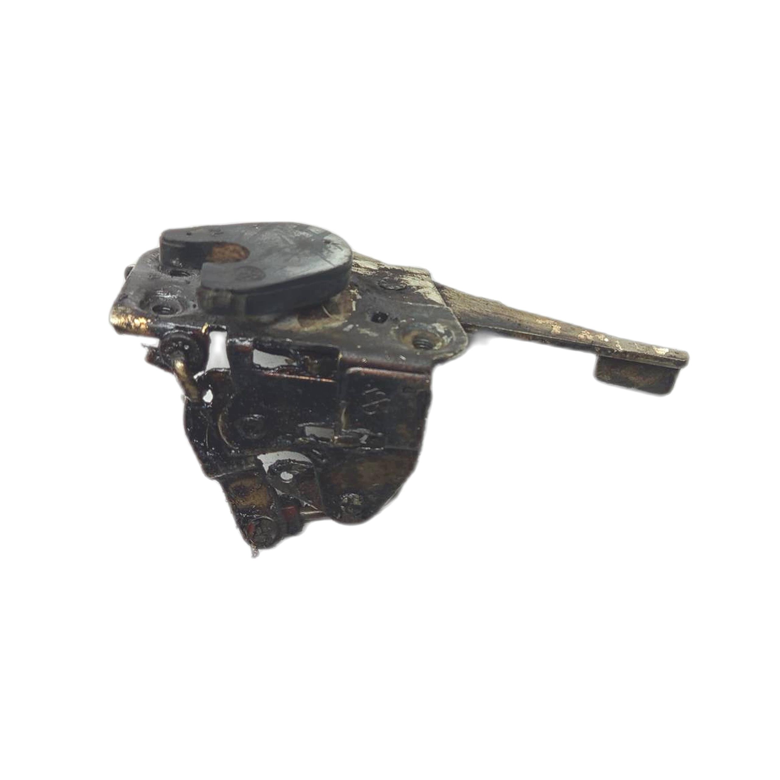 lock door left front Fiat 126P 650 275713 MALUCH