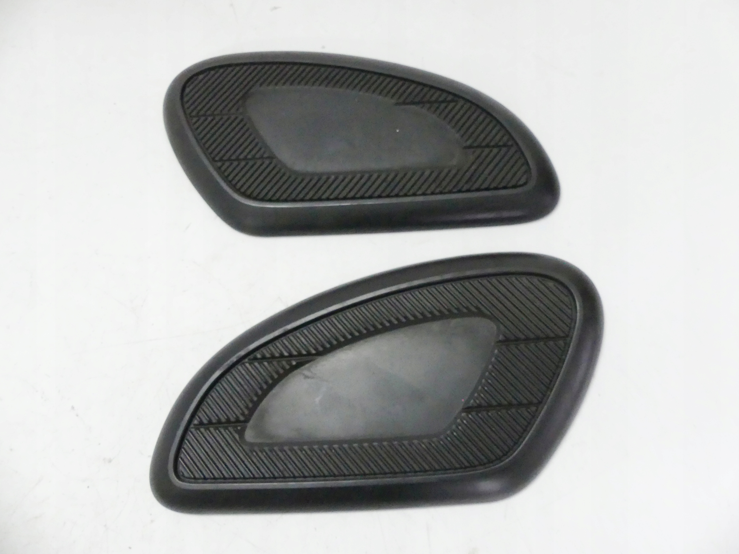 Гумова накладка TRIUMPH BONNEVILLE T100 T120