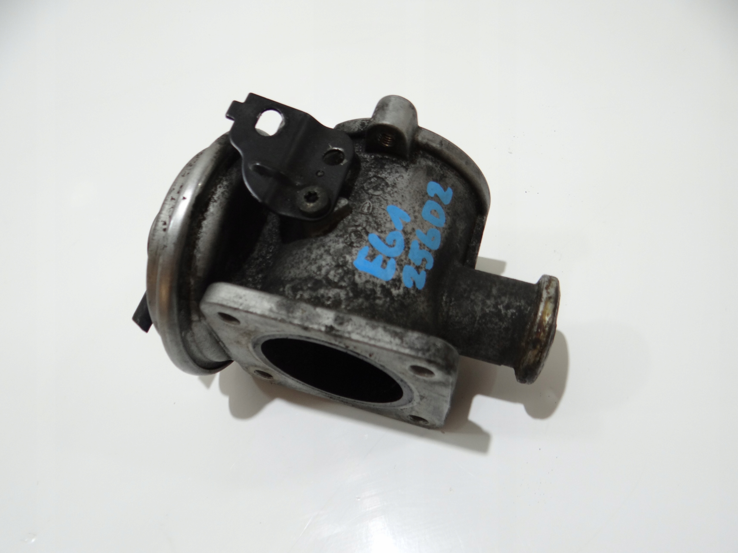 EGR szelep BMW E60 E61 256D2 3.0D 7791480 (4647640)