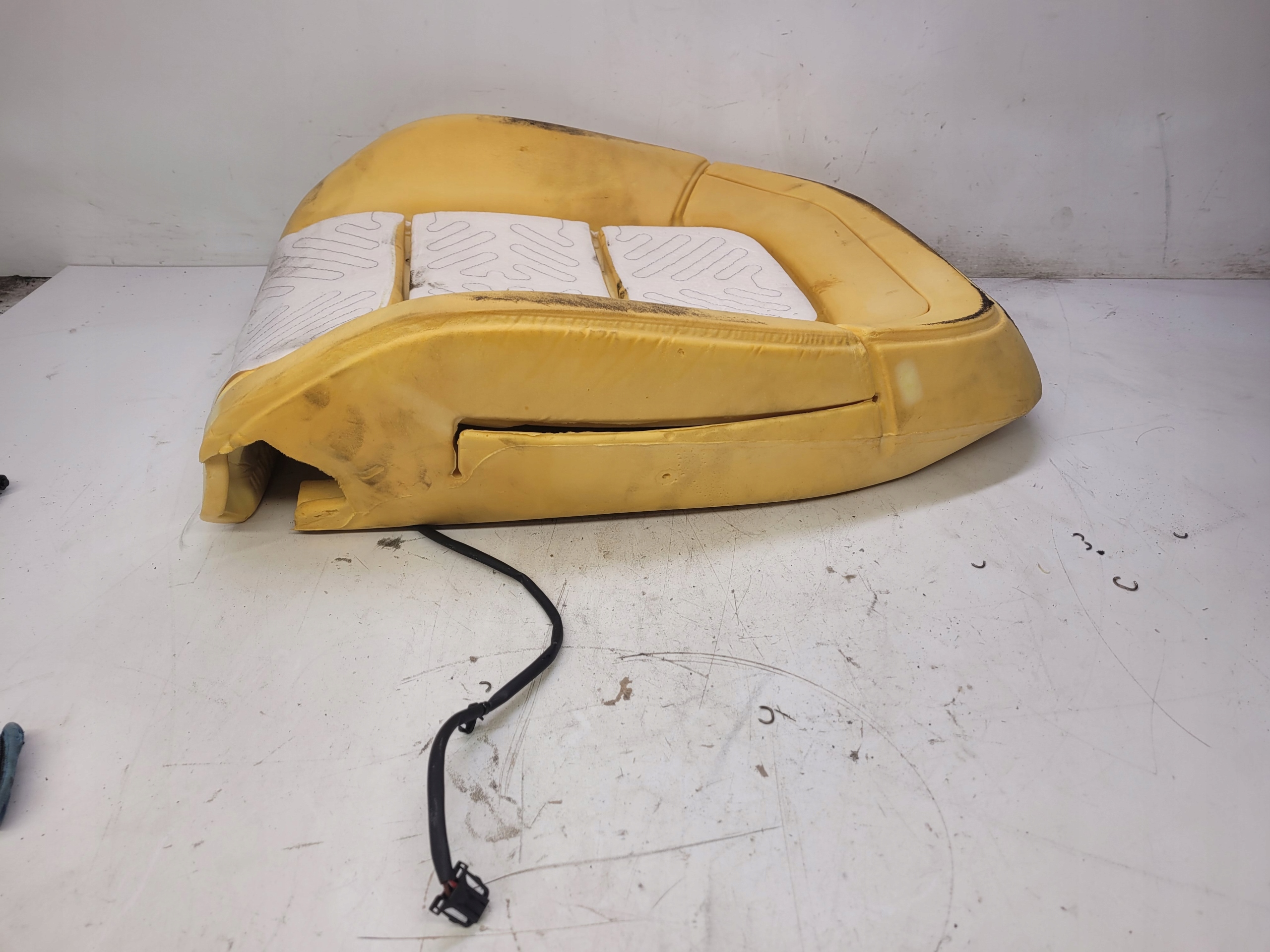 MATA GRZEWCZA SITZ OPARCIE AUDI Q5 8R 8R0963557