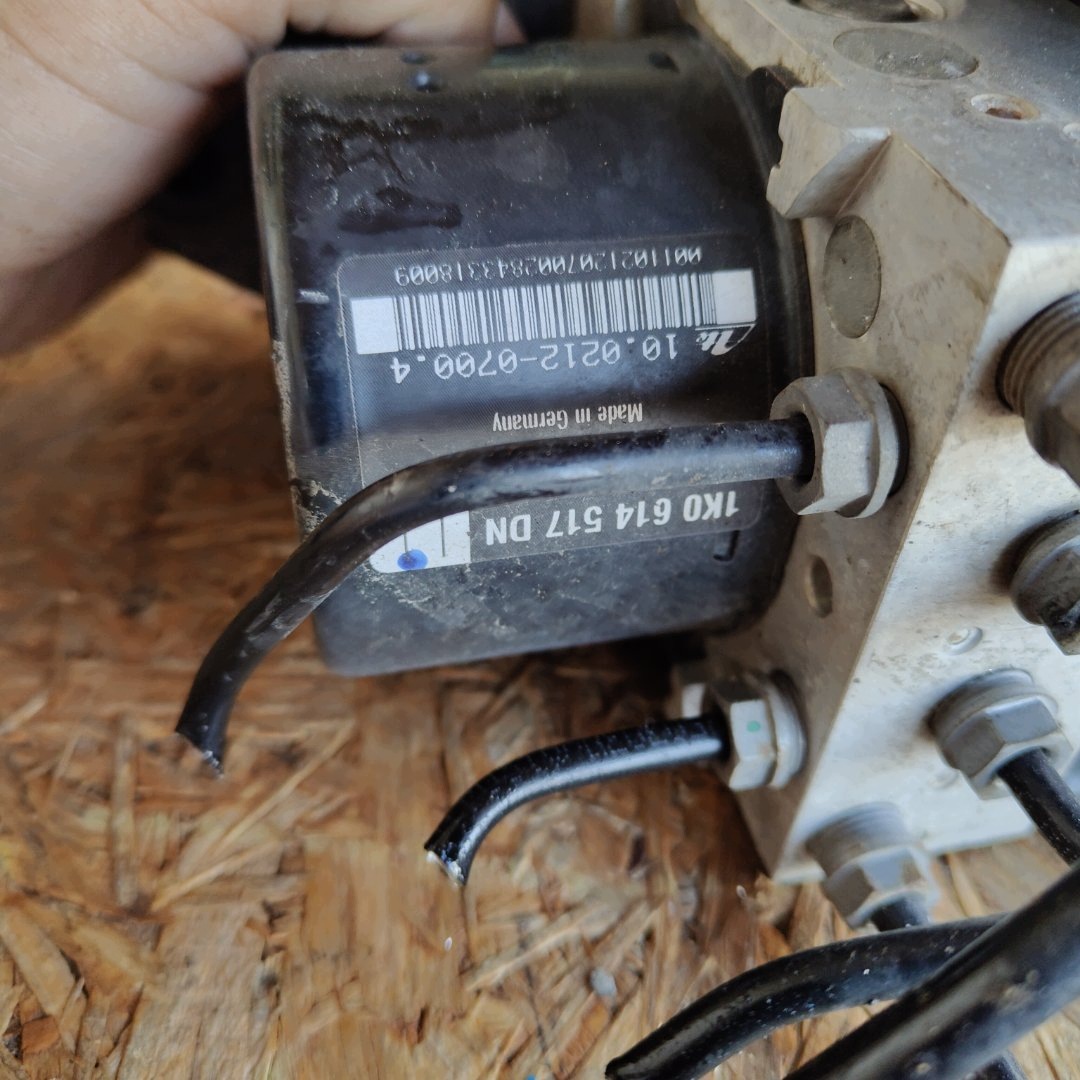 pump control unit ABS ESP ATE MK60EC1 1K0907379BK VW CADDY 1.6 TDI