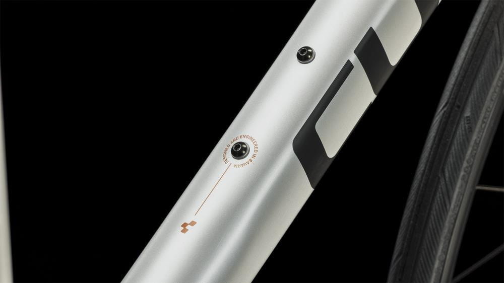 CUBE ATTAIN PRO 2023 silver´n´orange 58CM. ROWER-SPORT_PL Rozmiar ramy 58 cm