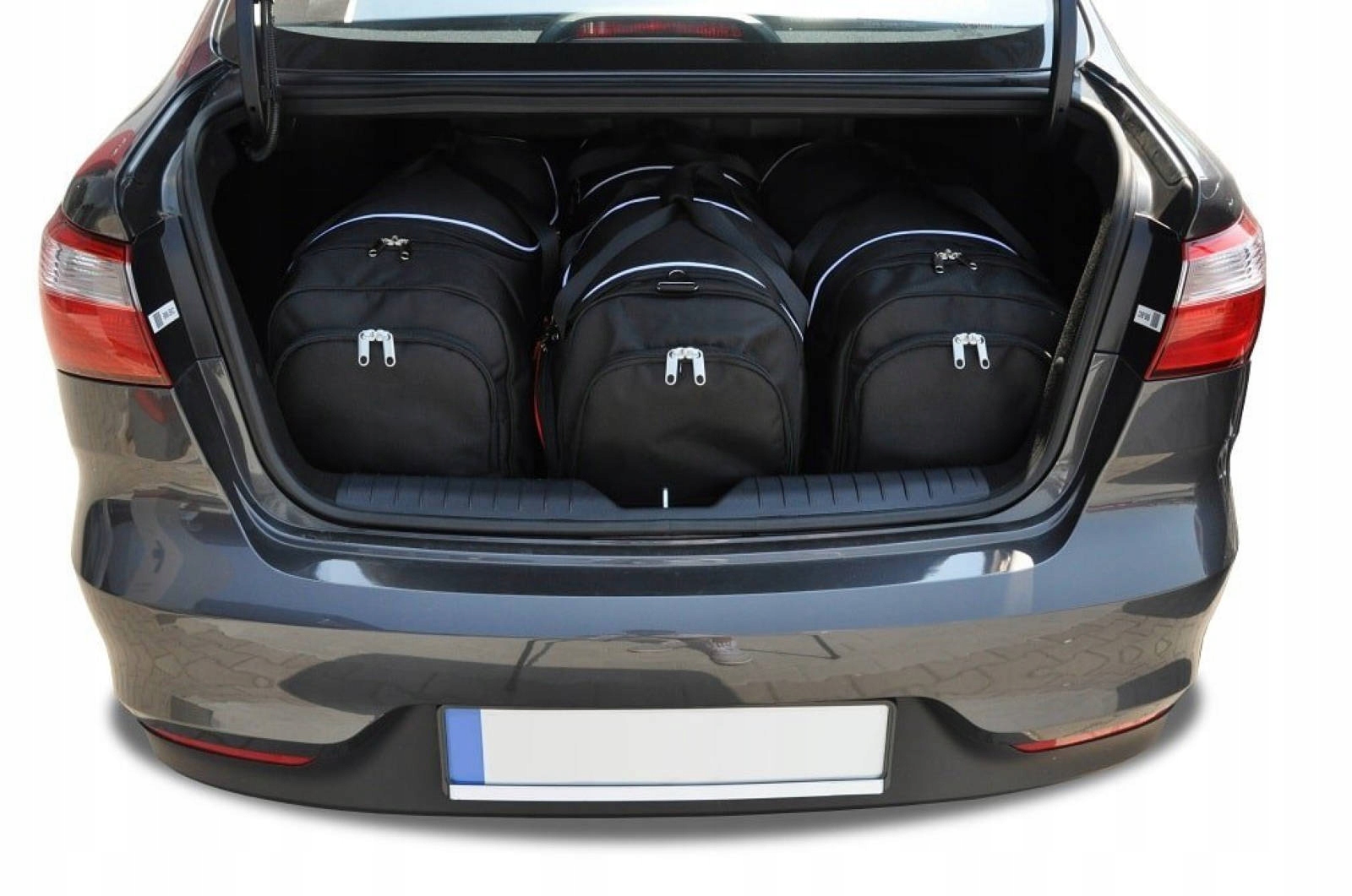 J&j Automotive Sada 4ks cestovných tašiek Sport pre Kia Rio Limousine 2012