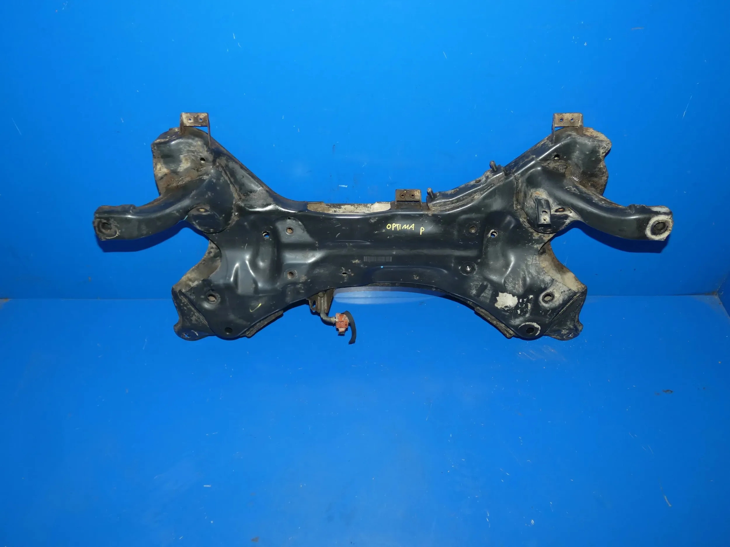 KIA Optima III 1.7 CRDI axle beam subframe sider below engine of the engine