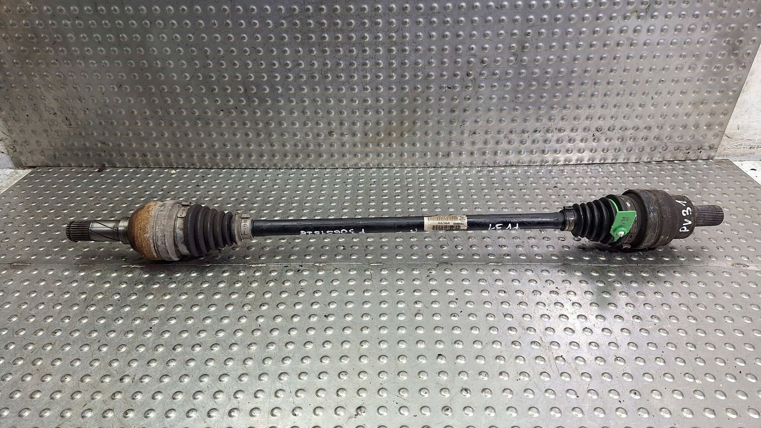 semi-axis left rear part P30651528 VOLVO XC90 and 2.4 D5