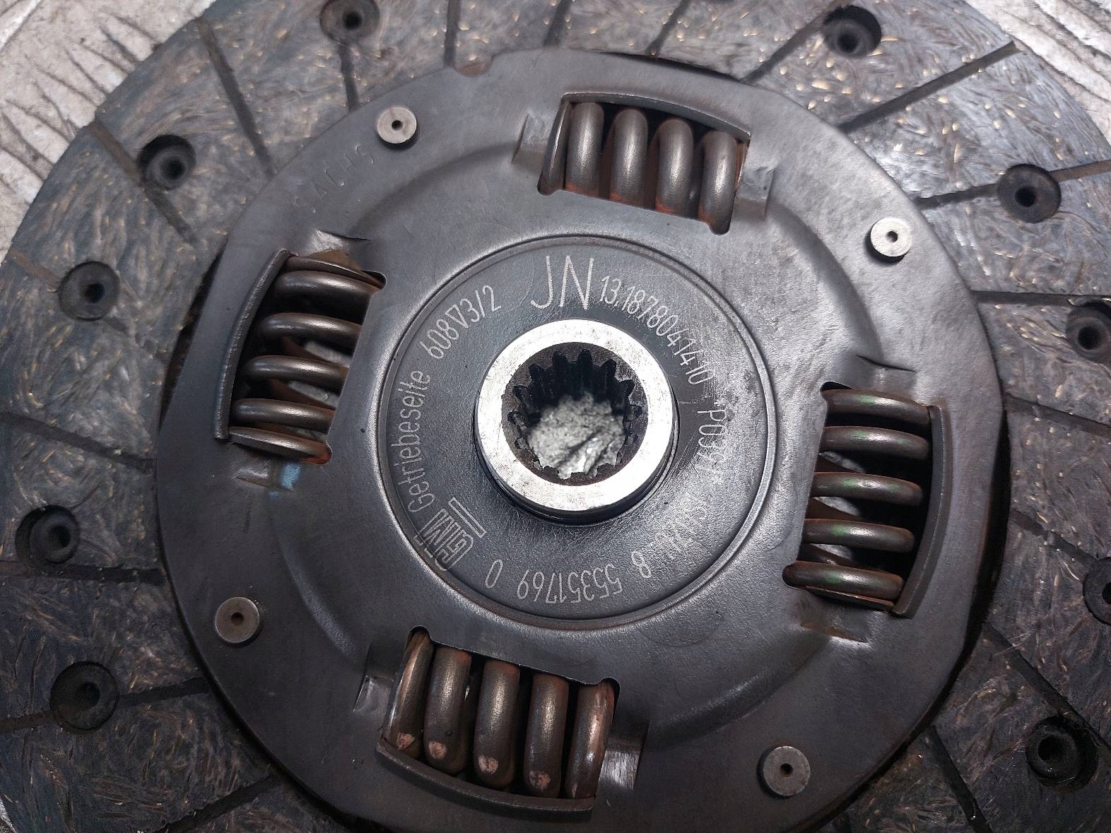 Embrayage Disque + de pression OPEL ASTRA G 1.7 CDTI 55351769