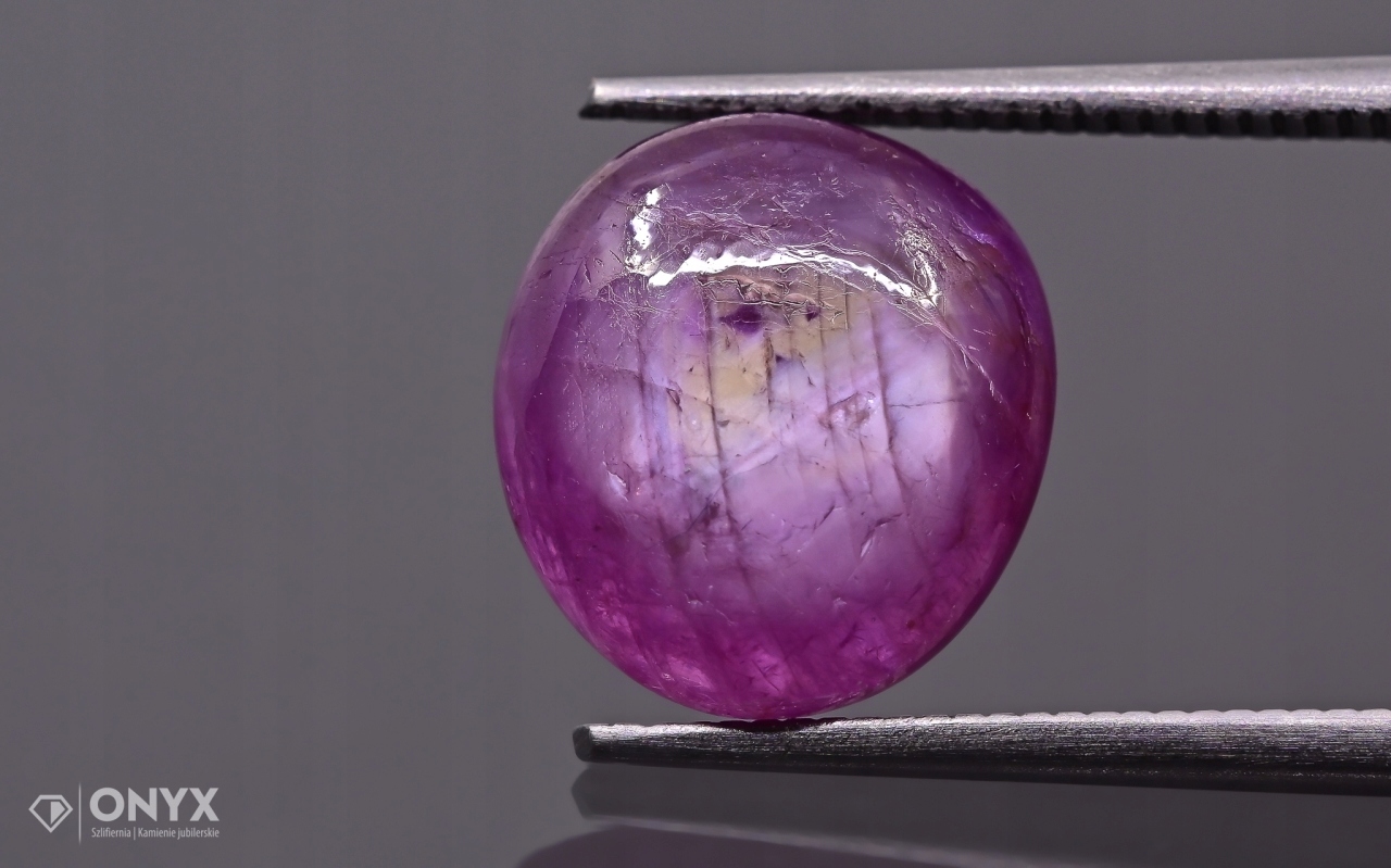 Rubín konvexní nepravidelná dlažba 11x10 mm