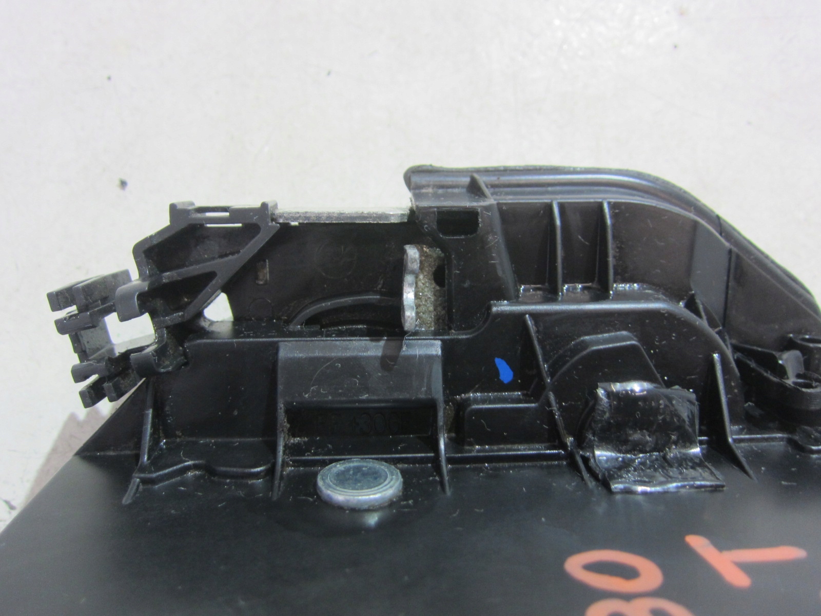 BMW F30 F20 F10 E90 ZAMEK DRZWI PRAWY TYŁ 7229460 Strona zabudowy tył - prawa