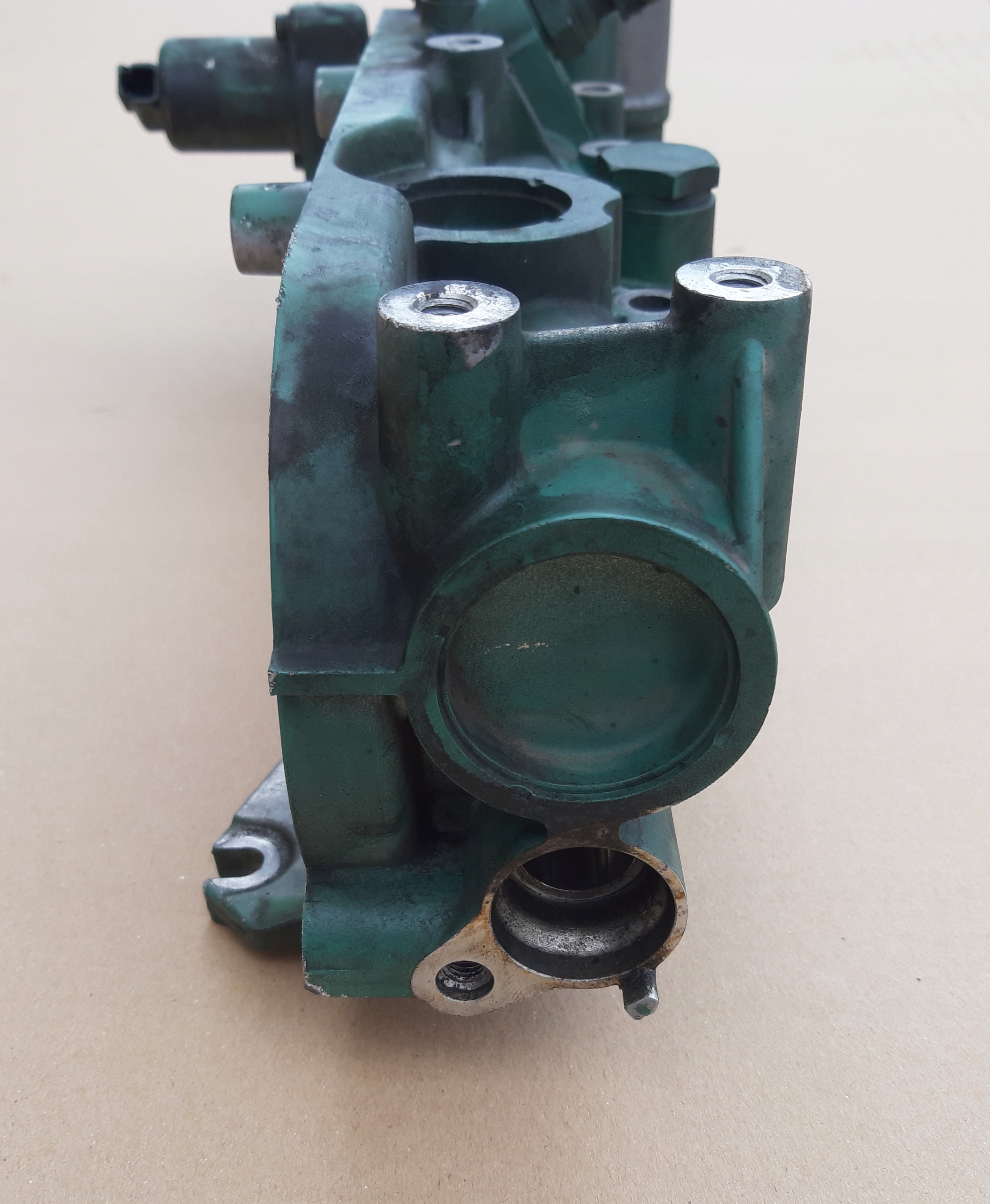 VOLVO RENAULT PODSTAWA FILTRA OLEJU 21304735 Typ samochodu Samochody ciężarowe