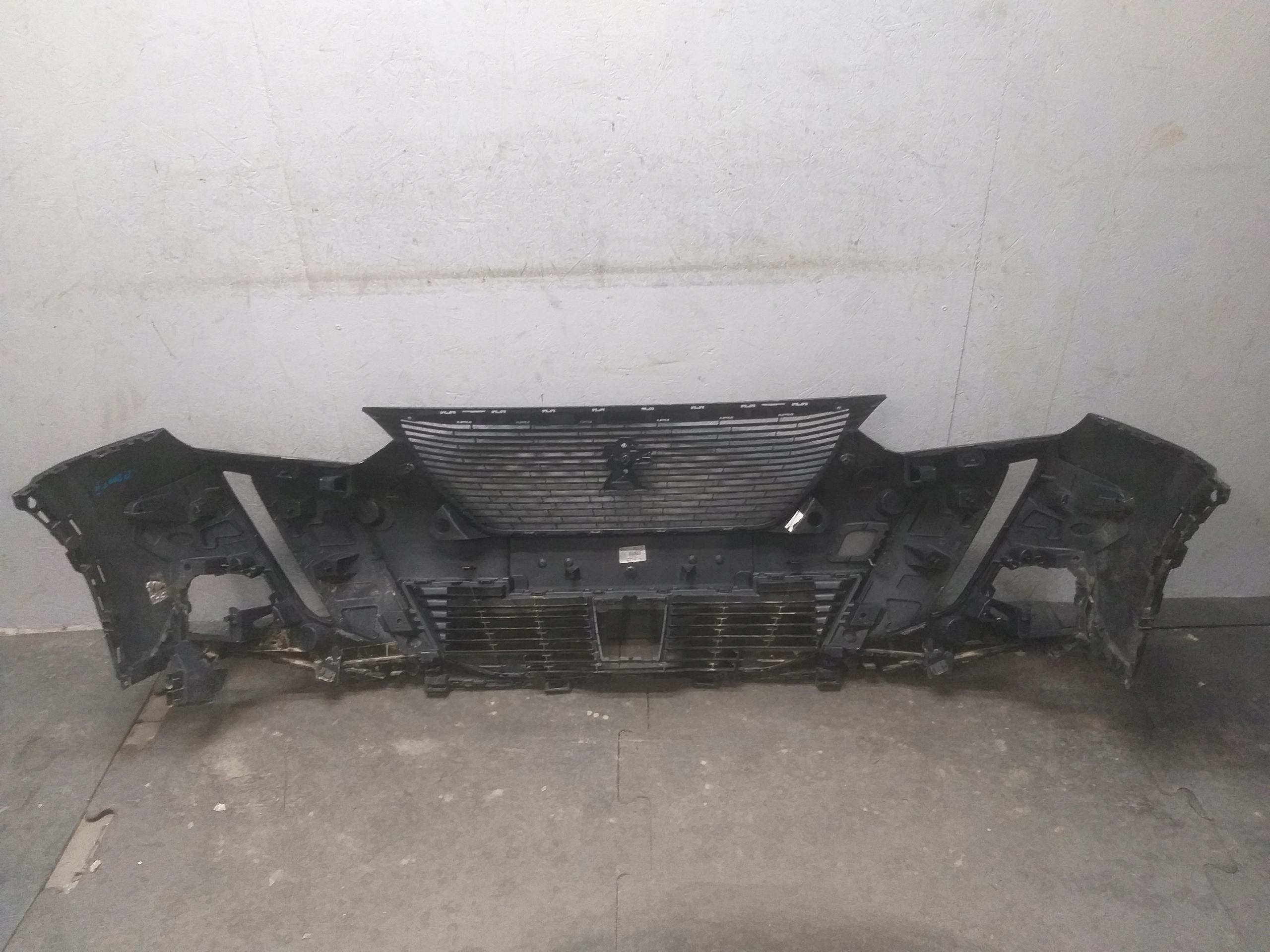 bumper front PEUGEOT 2008 II 2 19