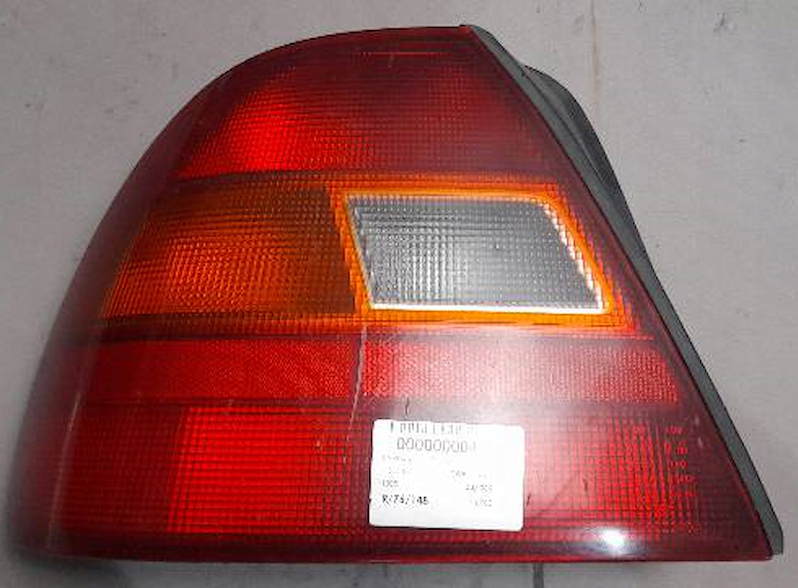 LAMPA LEWA TYLNA HONDA CIVIC 1.4 I LS