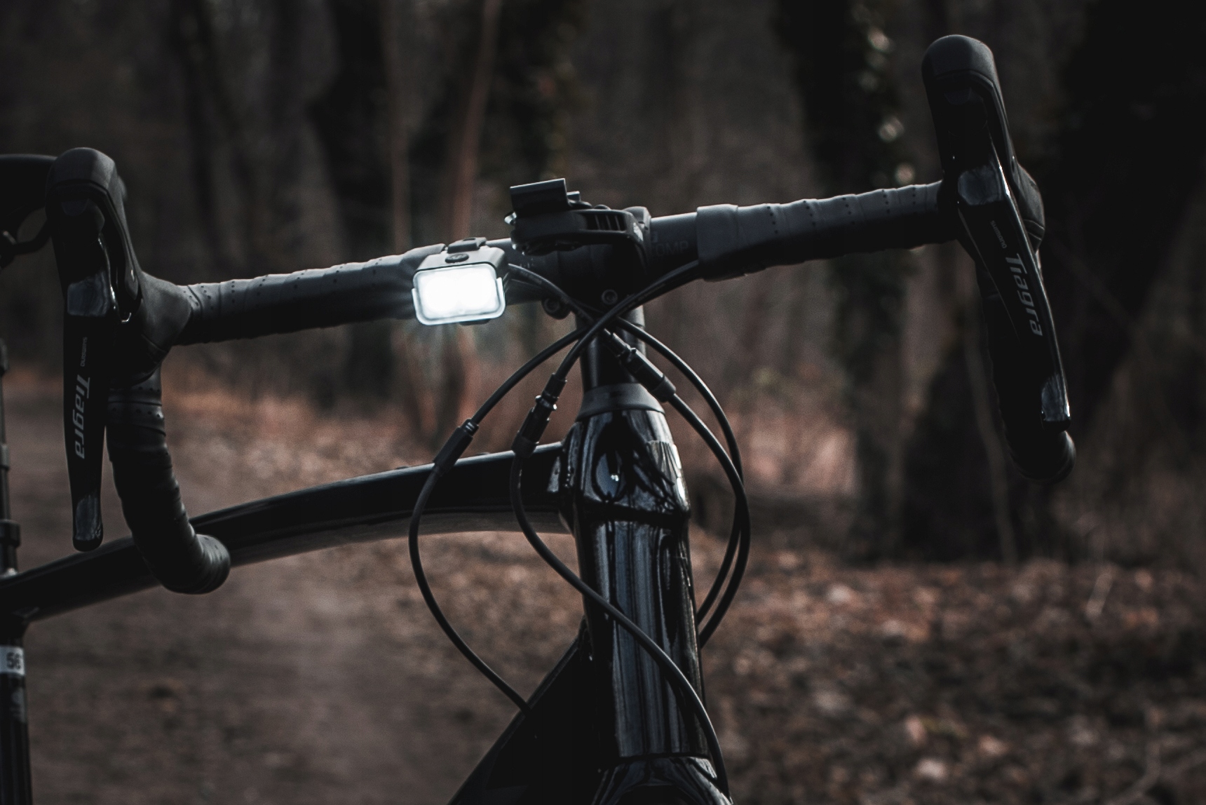 LAMPKA ROWEROWA PRZÓD NA KIEROWNICE ŚWIATŁO LED OŚWIETLENIE ROWER USB VAYOX Źródło światła dioda LED