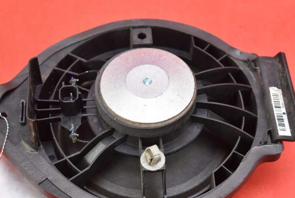 speaker right rear part CHEVROLET ORLANDO 1 and 10-18