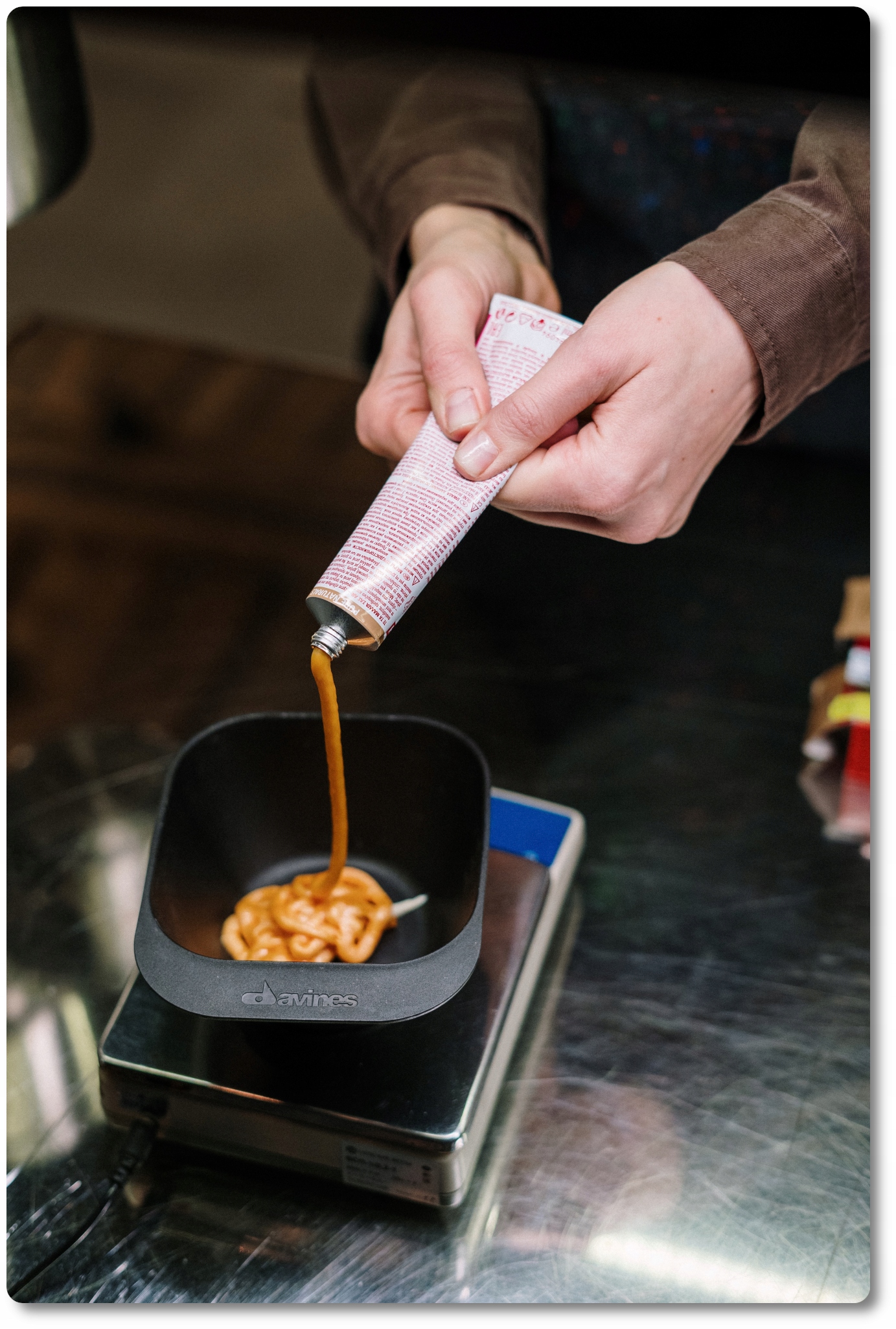 RR Line Crema Farba Koloryzująca Do Włosów 100 ml KOLOR WYBÓR Wielkość Produkt pełnowymiarowy