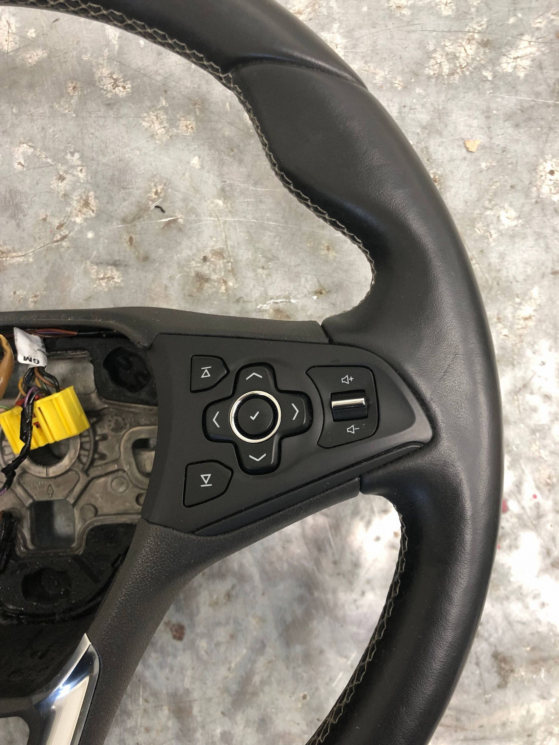 steering wheel, leather MULTIFUNKCJA heated OPEL ASTRA K 39115037