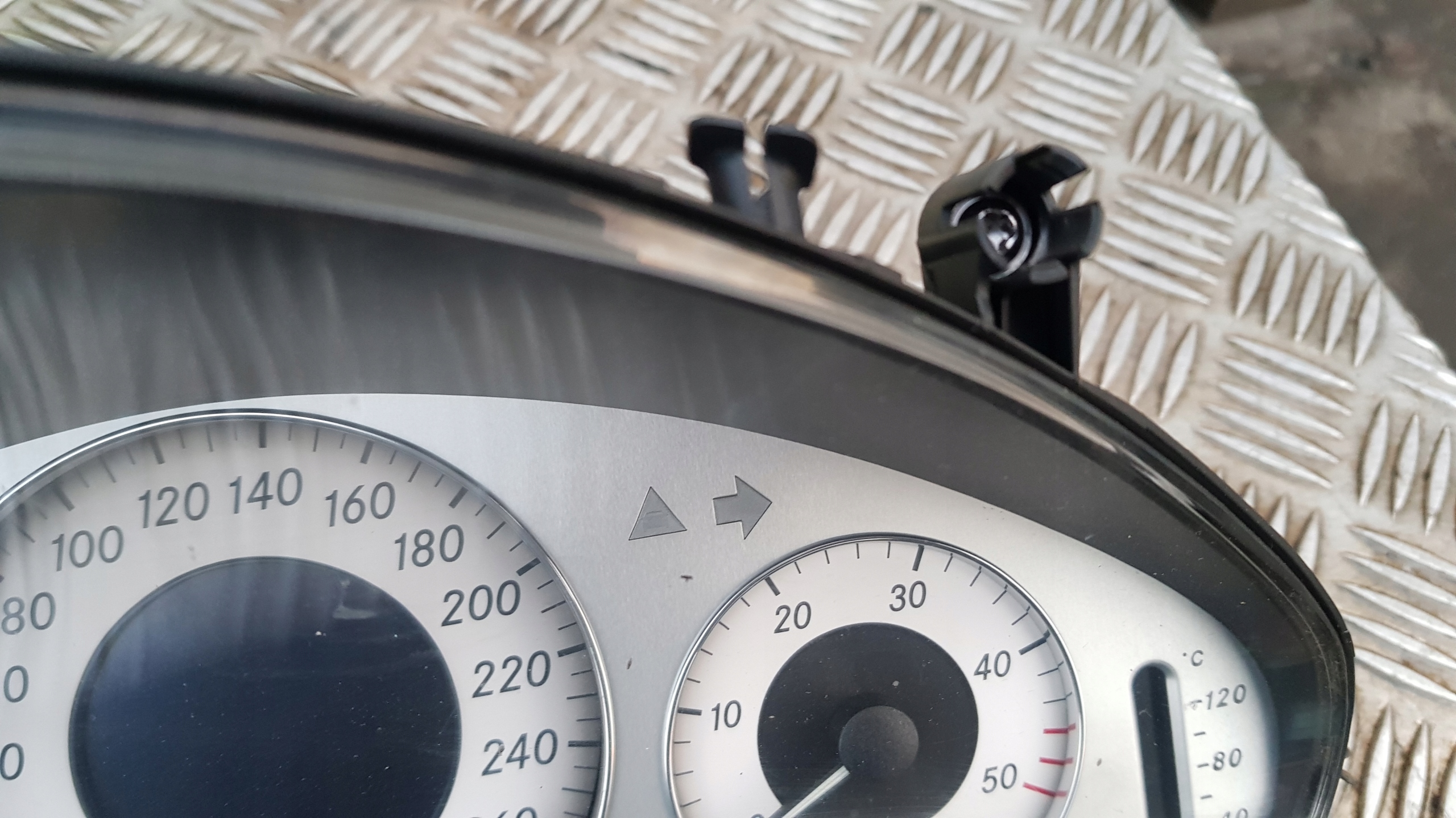 MERCEDES W211 dials clock 2.2 cdi A2115405711
