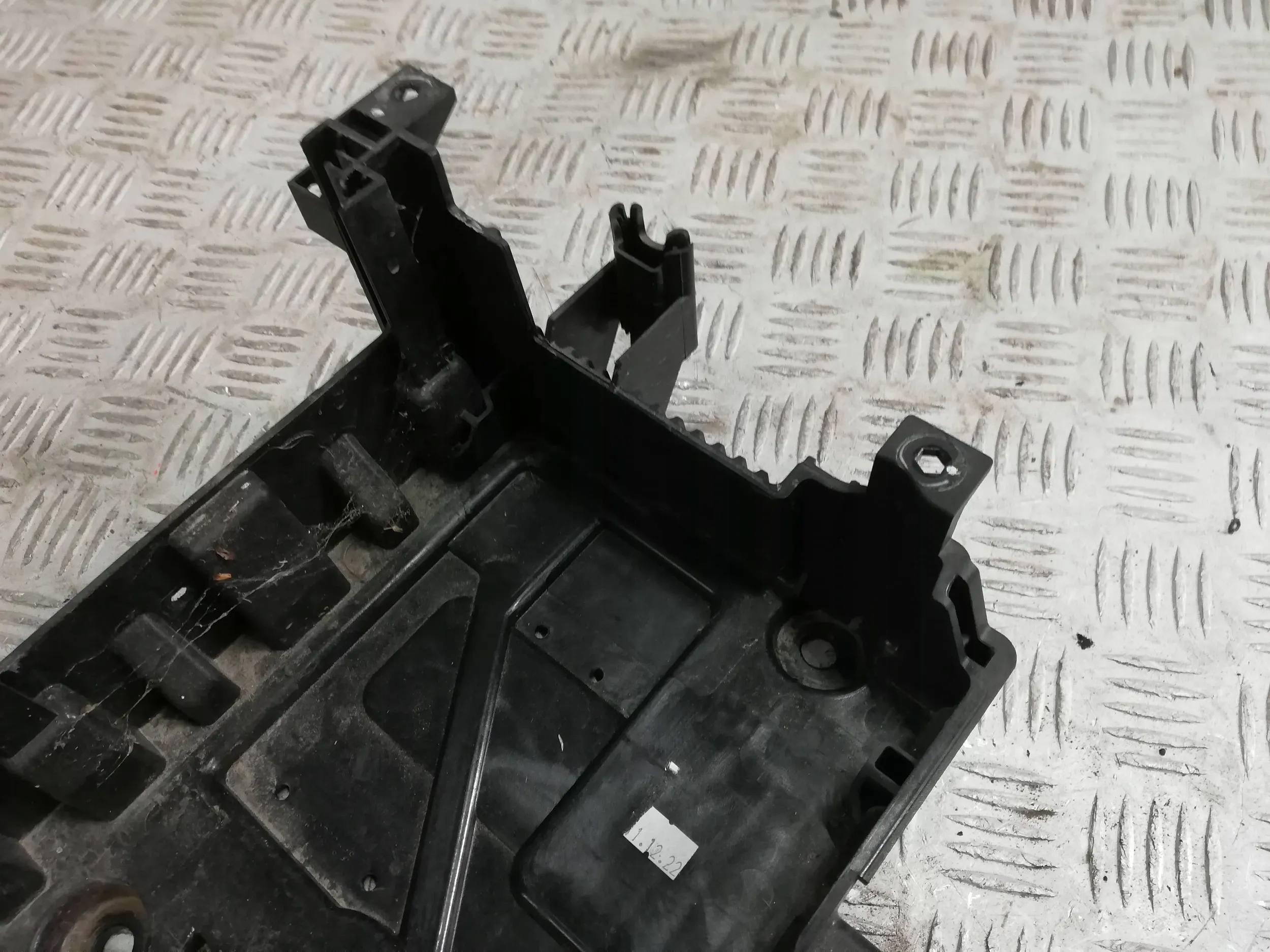 Opel Karl PODSTAWA OBUDOWA AKUMULATORA Typ samochodu Samochody osobowe