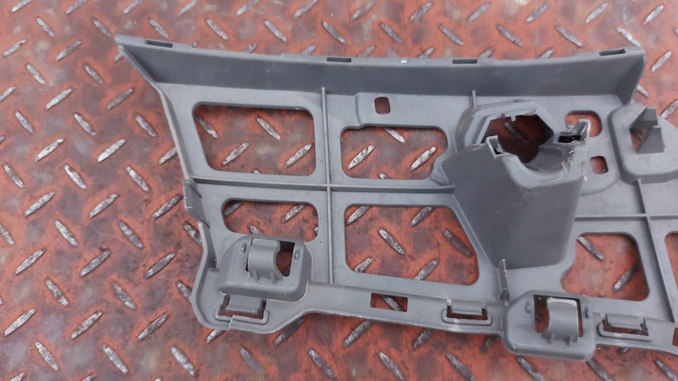 bumper bracket left front SKODA OCTAVIA IV 20