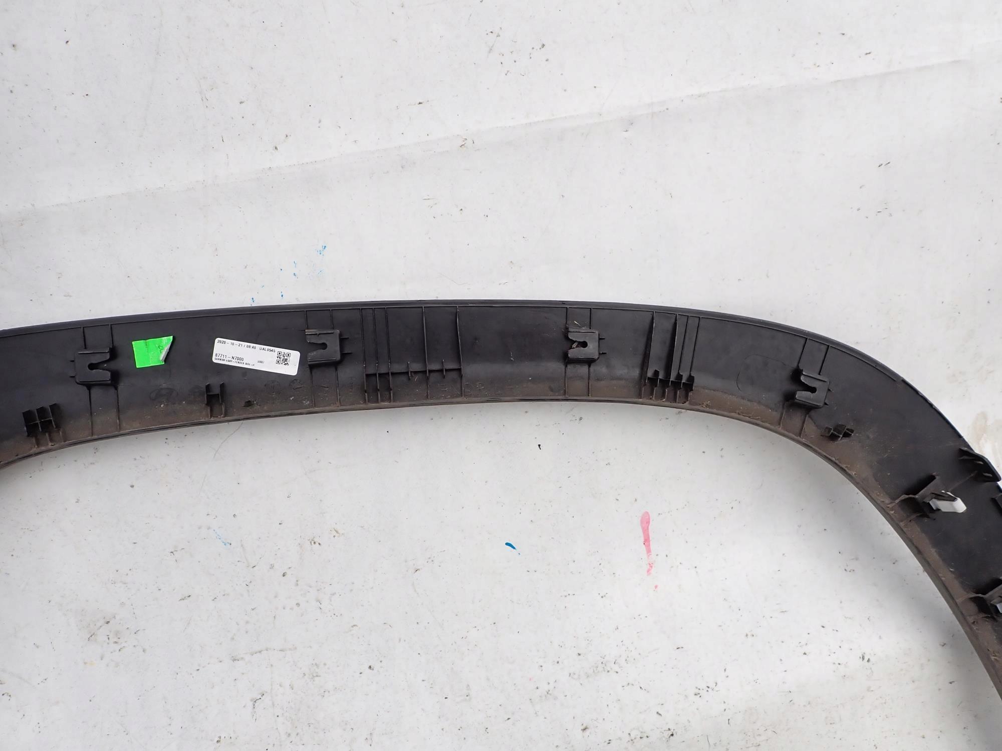 HYUNDAI TUCSON IV 4 20- moulding cap left front