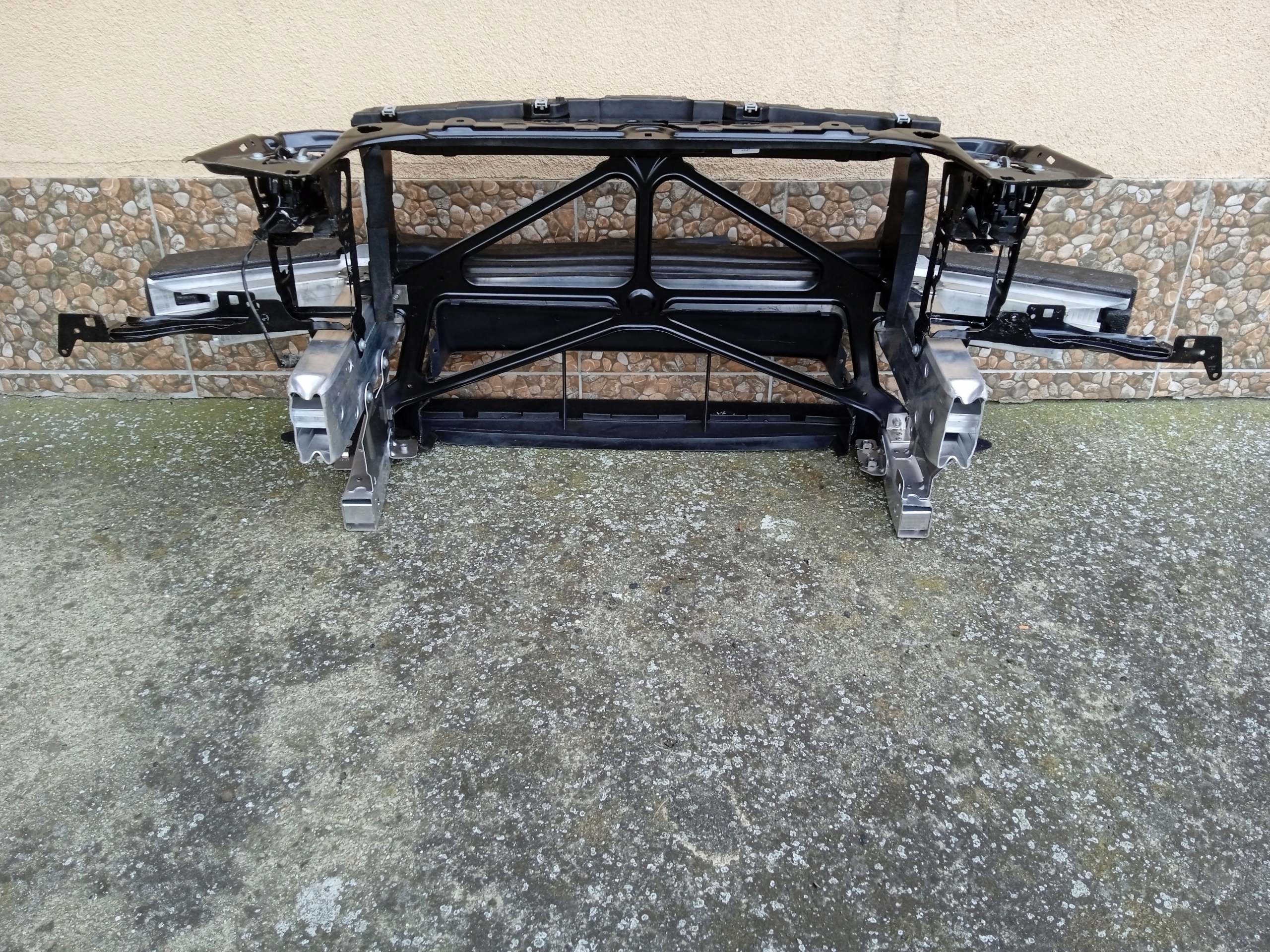 BMW M2 F87 MPOWER PAS PRZEDNI WZMOCNIENIE CZOŁOWE Typ samochodu Samochody osobowe