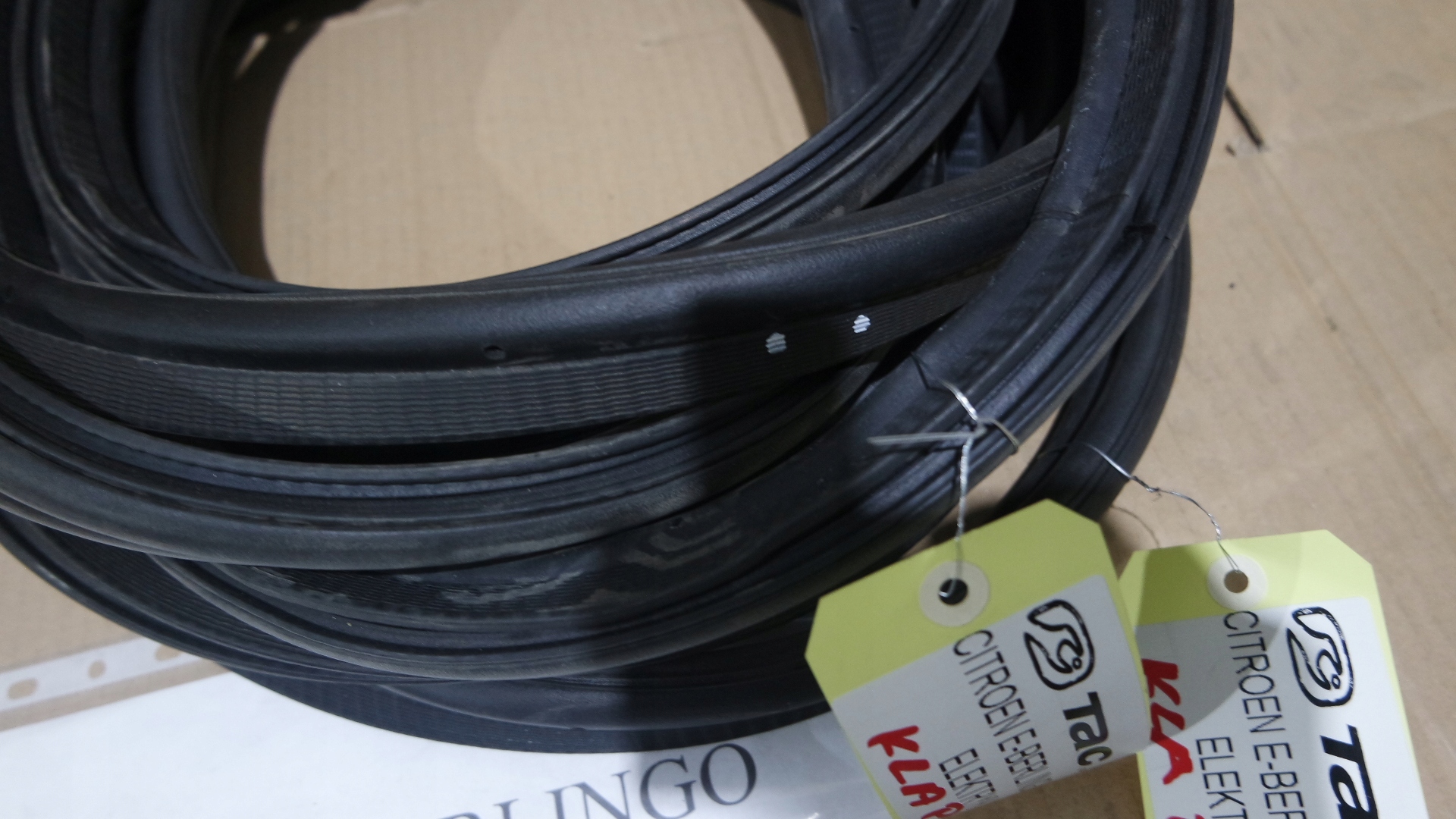 USZCZELKA KLAPY CITROEN E-BERLINGO IV RIFTER COMBO 2023R. Producent części Citroen OE