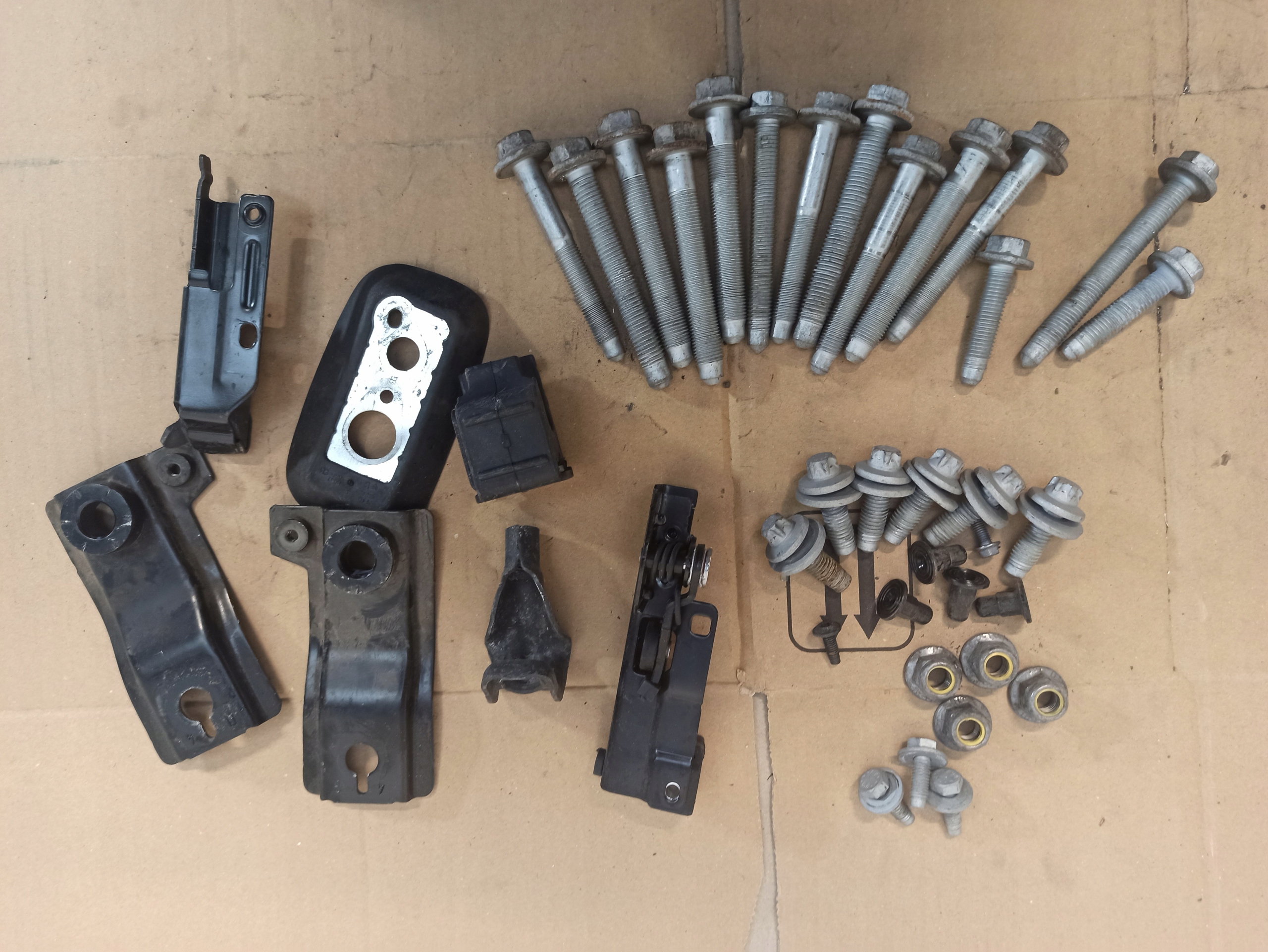 НАБОР ВИНТОВ BERLINGO IV