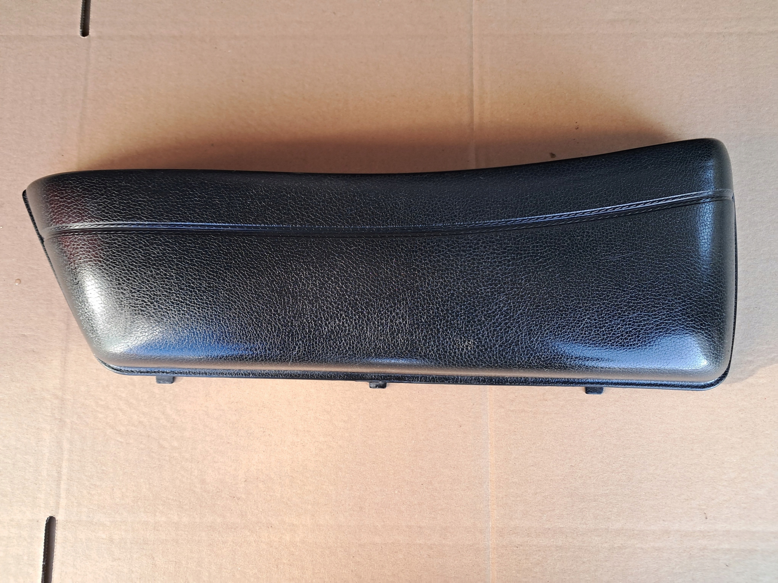 KIESZEN left front black MERCEDES W123 1237270164