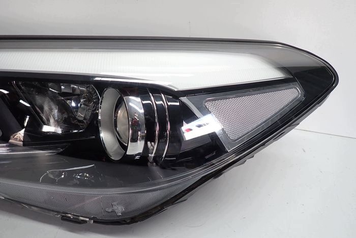 HYUNDAI TUCSON III 15-19 reflektor left light left 92101D7100
