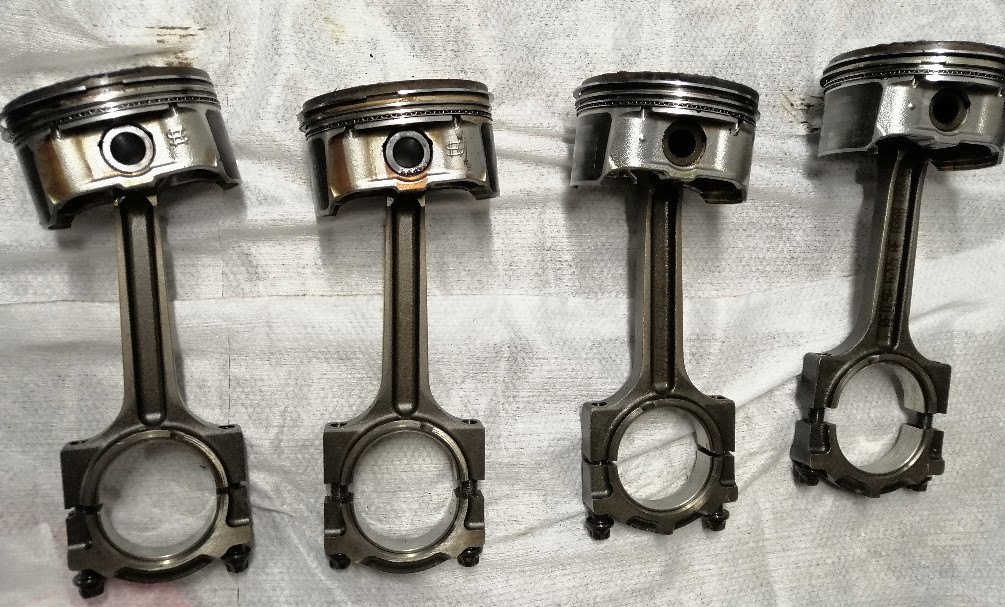 RF1L5G-6205-AE - MAZDA 6 MONDEO MK4 S-MAX ESCAPE ПОРШНЕВИЙ ШАТУН 2,3