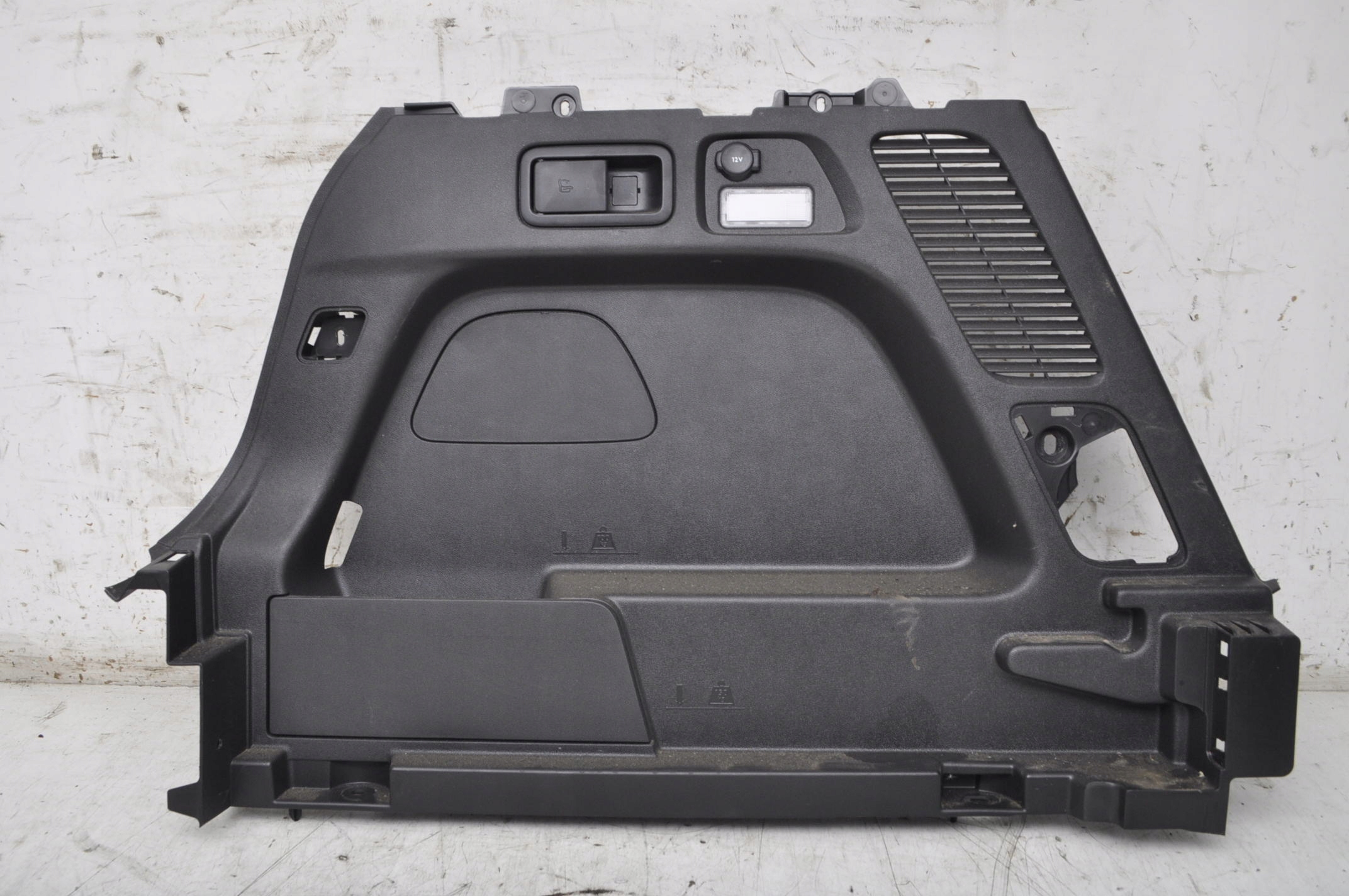 OPEL GRANDLAND X БЕКОН БАГАЖНИКА ЛІВИЙ YP00025177