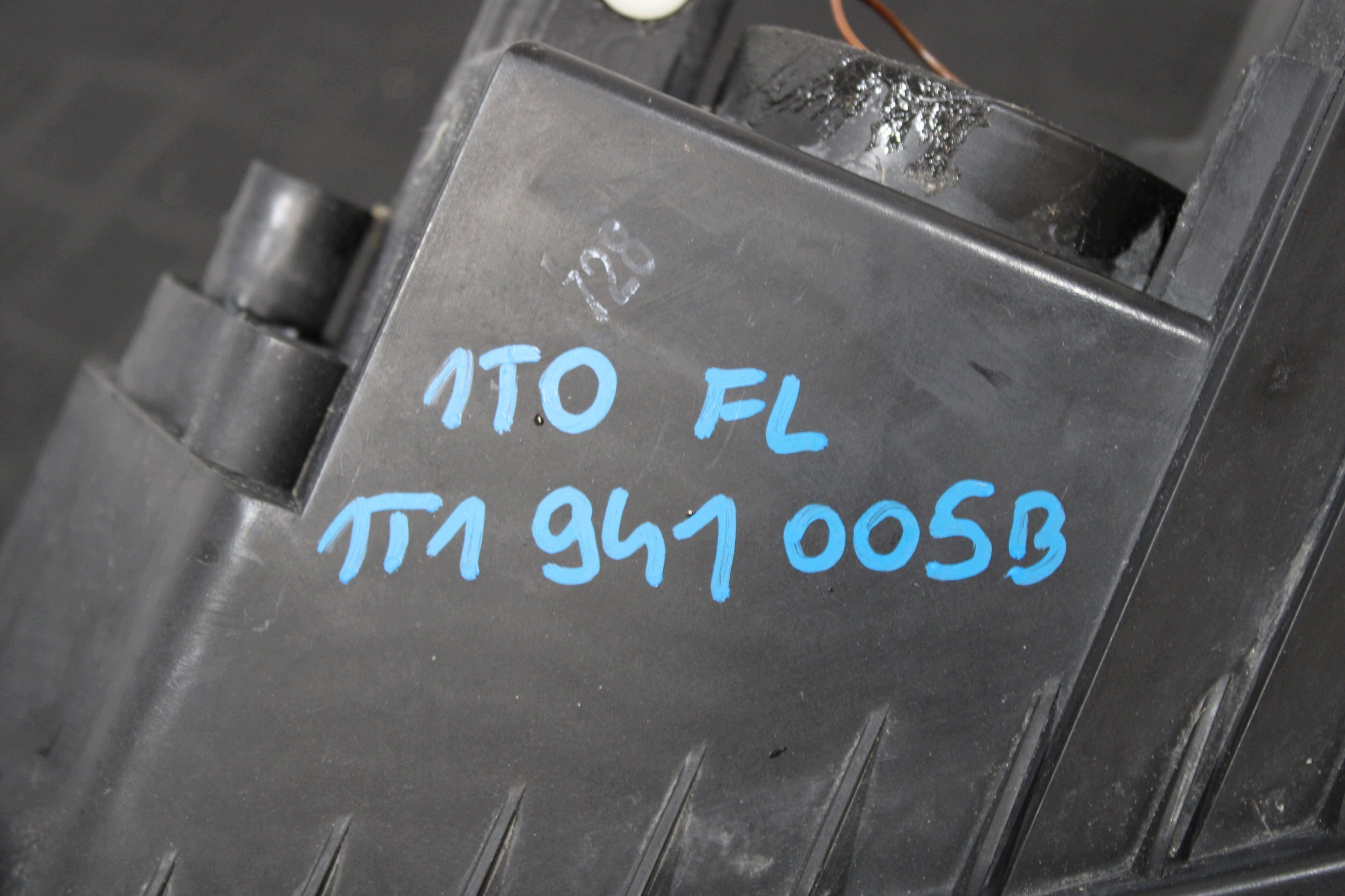 light left front left front 1T1941005B VW TOURAN 1T0 1T LIFT 1.9 TDI