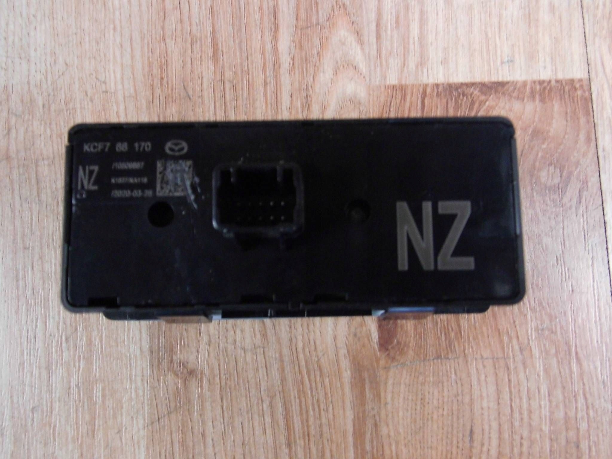 Mazda CX-5 II KF switch PDC kamery mostow KCF7 66 170