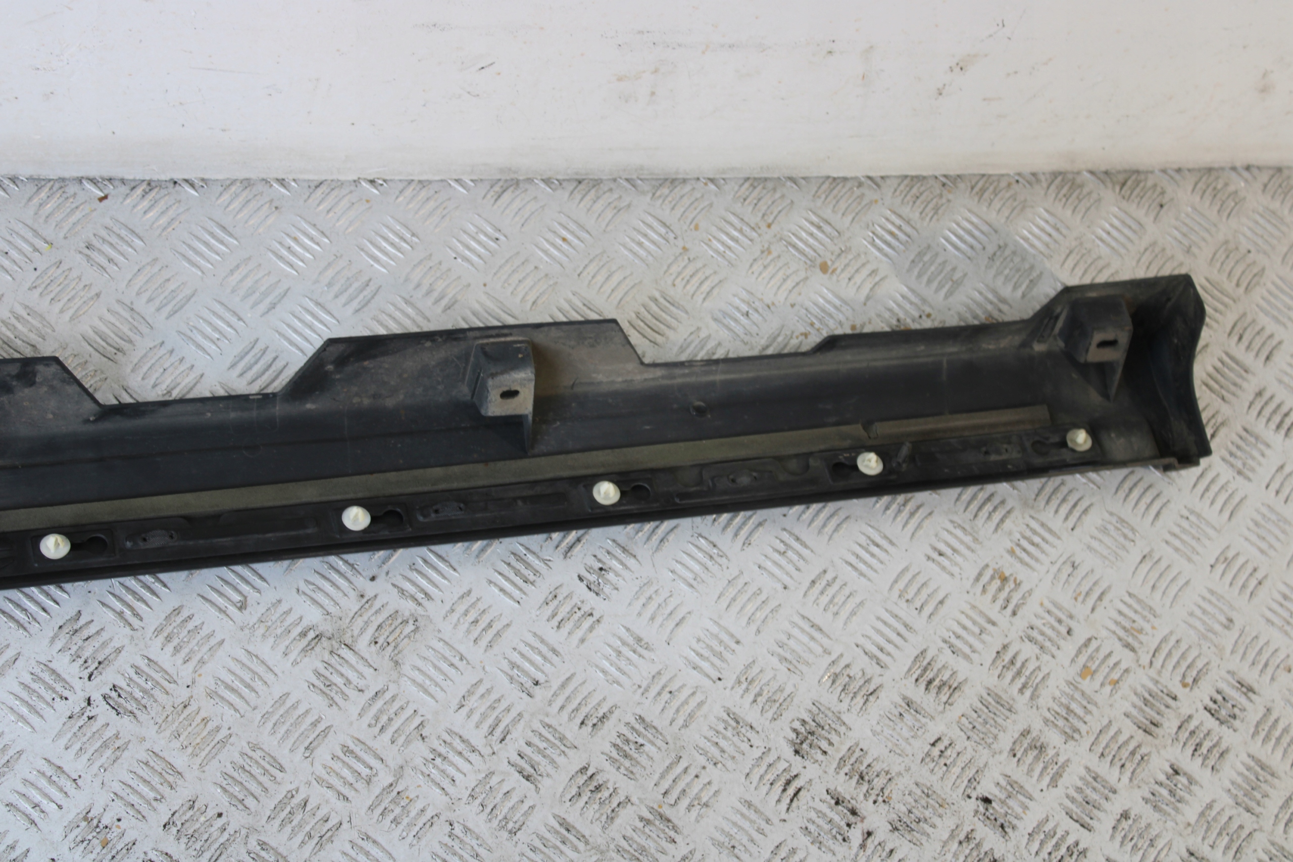cap threshold threshold left LAND ROVER DISCOVERY SPORT L550