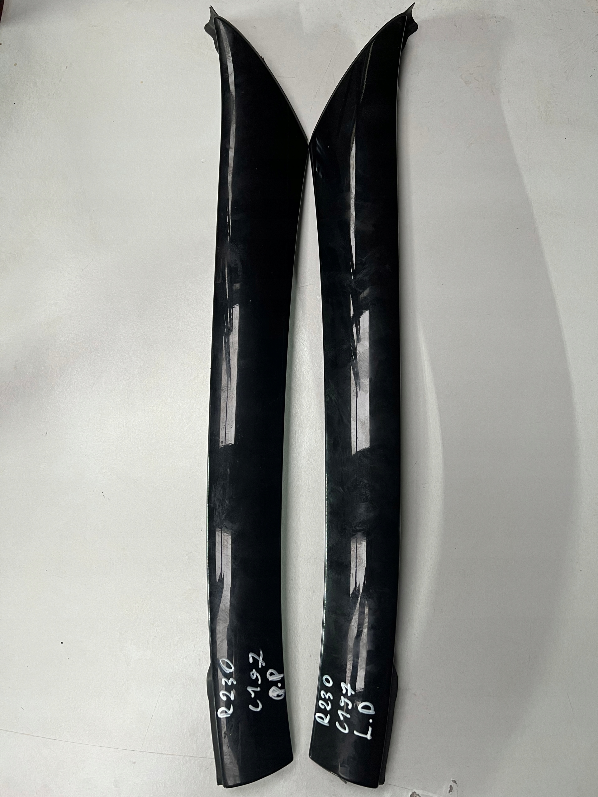 2306900339, 2306900439 - Стойка капота правая левая Mercedes SL R230 W230