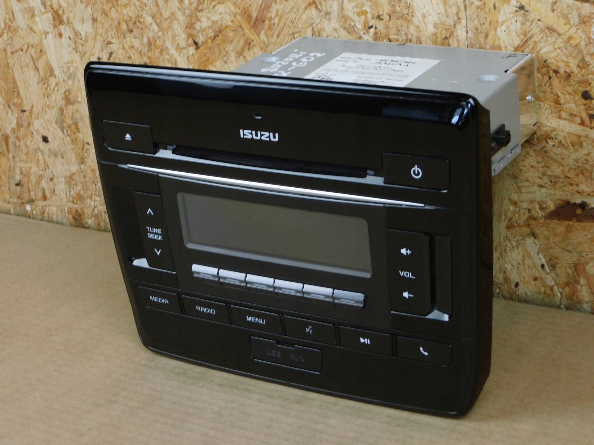 Isuzu D-Max 2020+ radio 8974807964