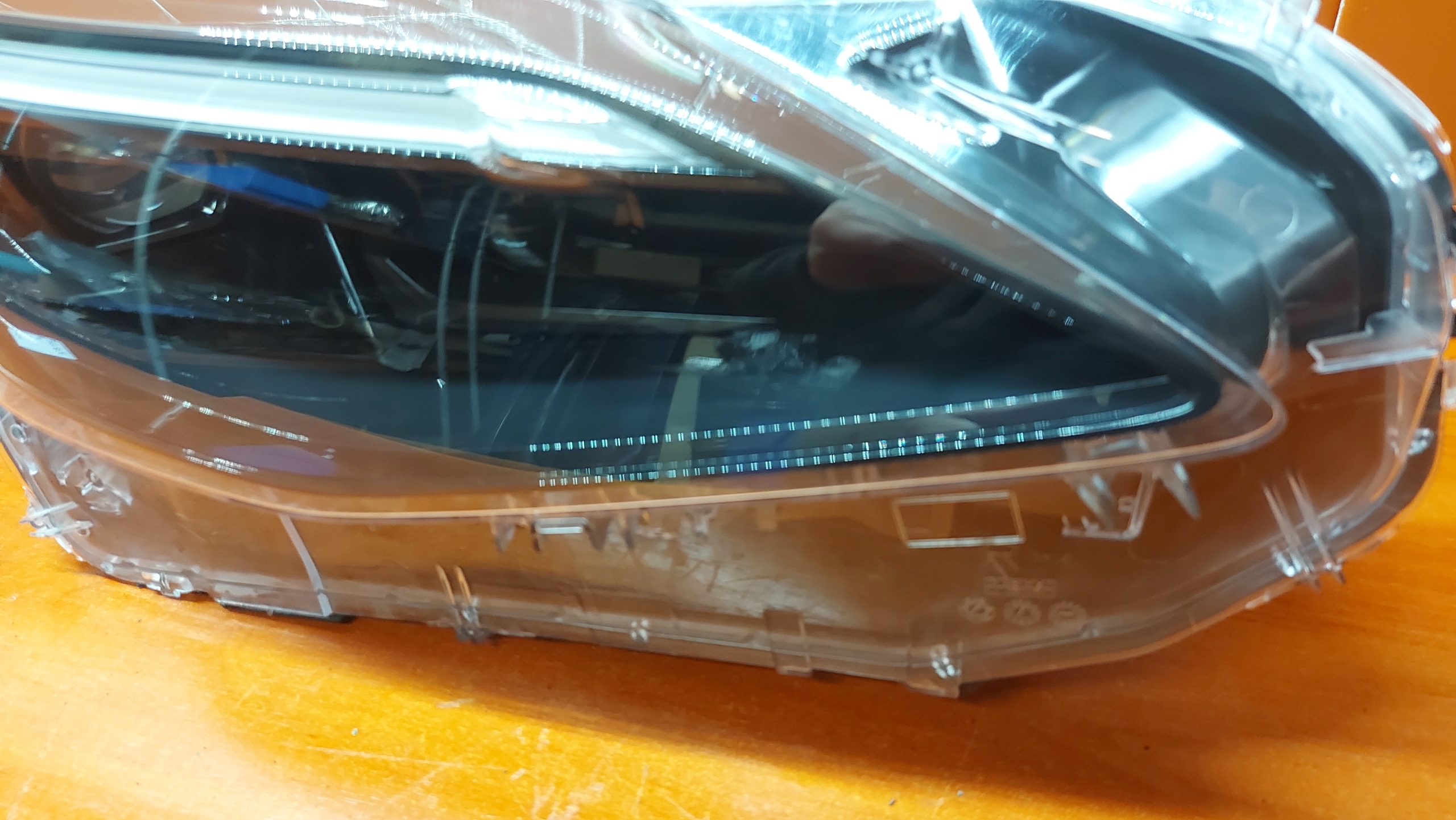 REFLEKTOR light right right front TOYOTA YARIS CROSS 20