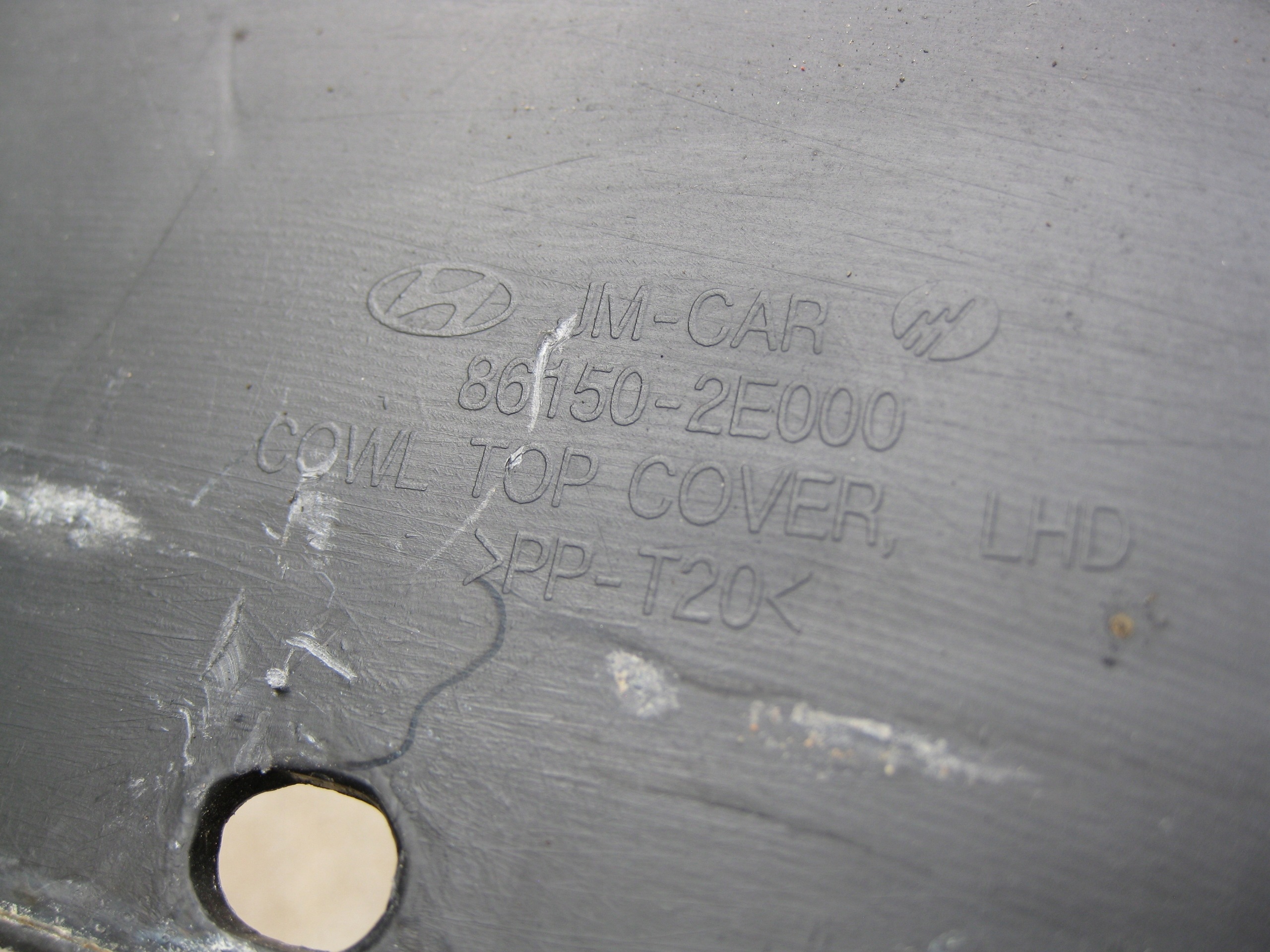 HYUNDAI TUCSON and 08R torpedo front plastic 86150-2E000