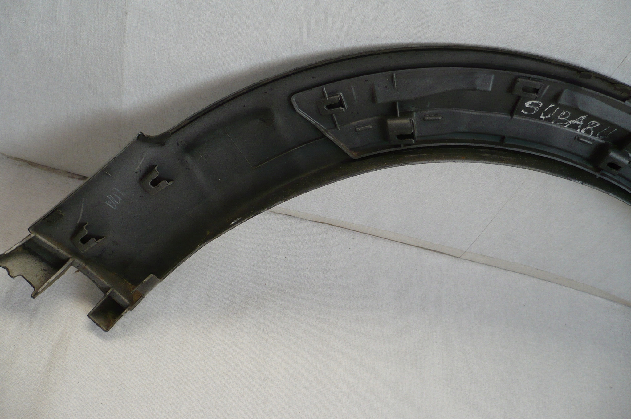 SUBARU OUTBACK III 2003-09 R lišta blatníku levá předek
