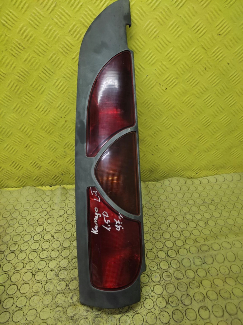 RENAULT KANGOO and light left rear part